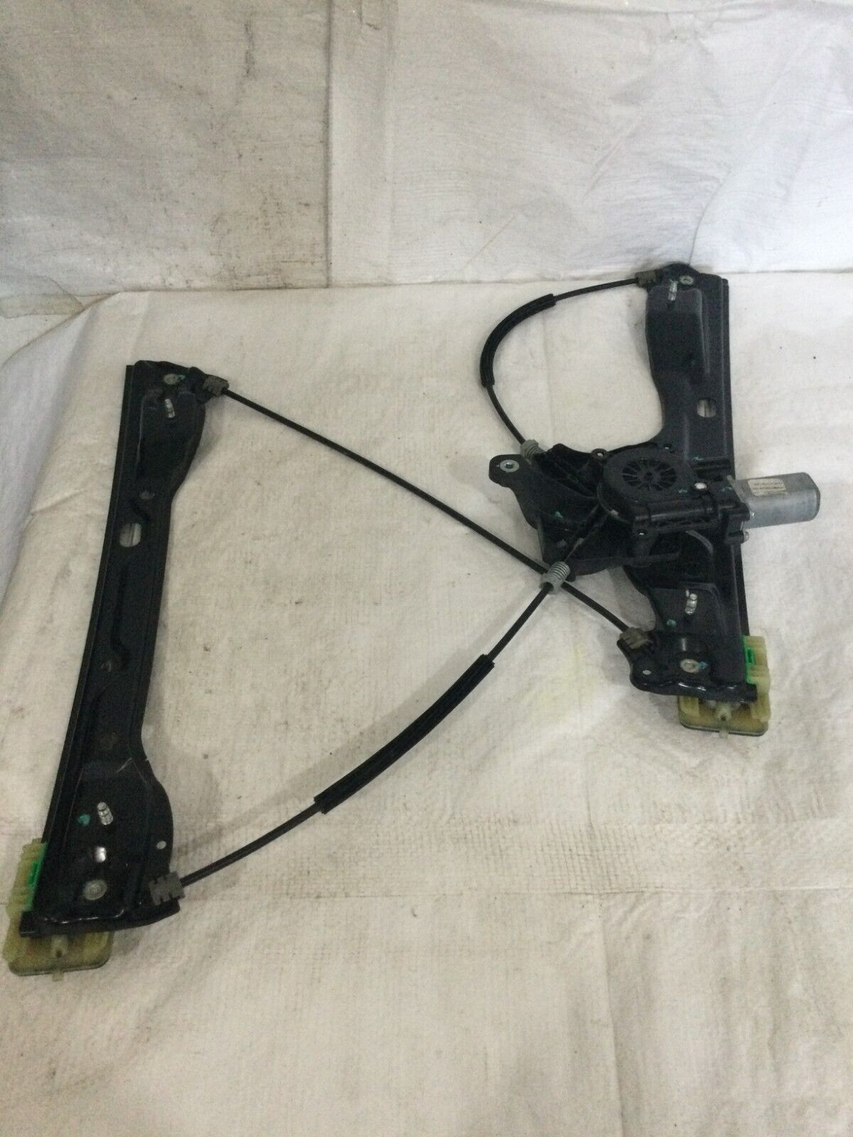 2016-2019 Chevrolet Cruze Front Right Window Regulator W/ Motor OEM