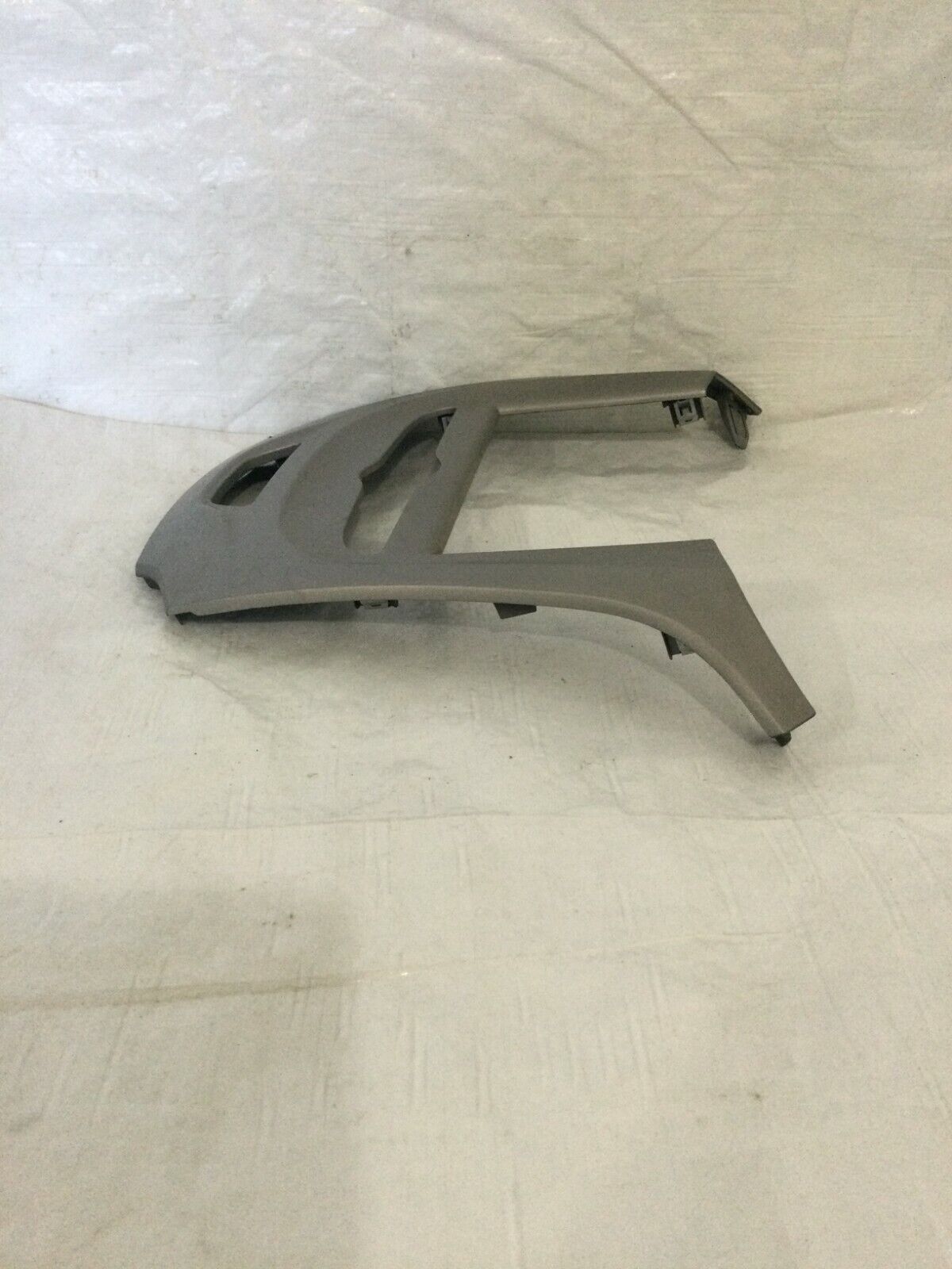 2016-2019 Chevrolet Cruze Center Dash Radio Bezel Trim Panel OEM