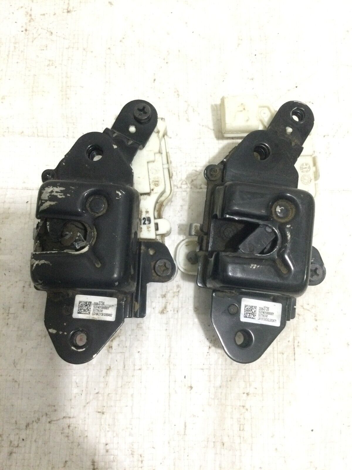 2019 GMC Sierra 1500 Driver Side Passenger Side Tailgate Latch 85530794 OEM