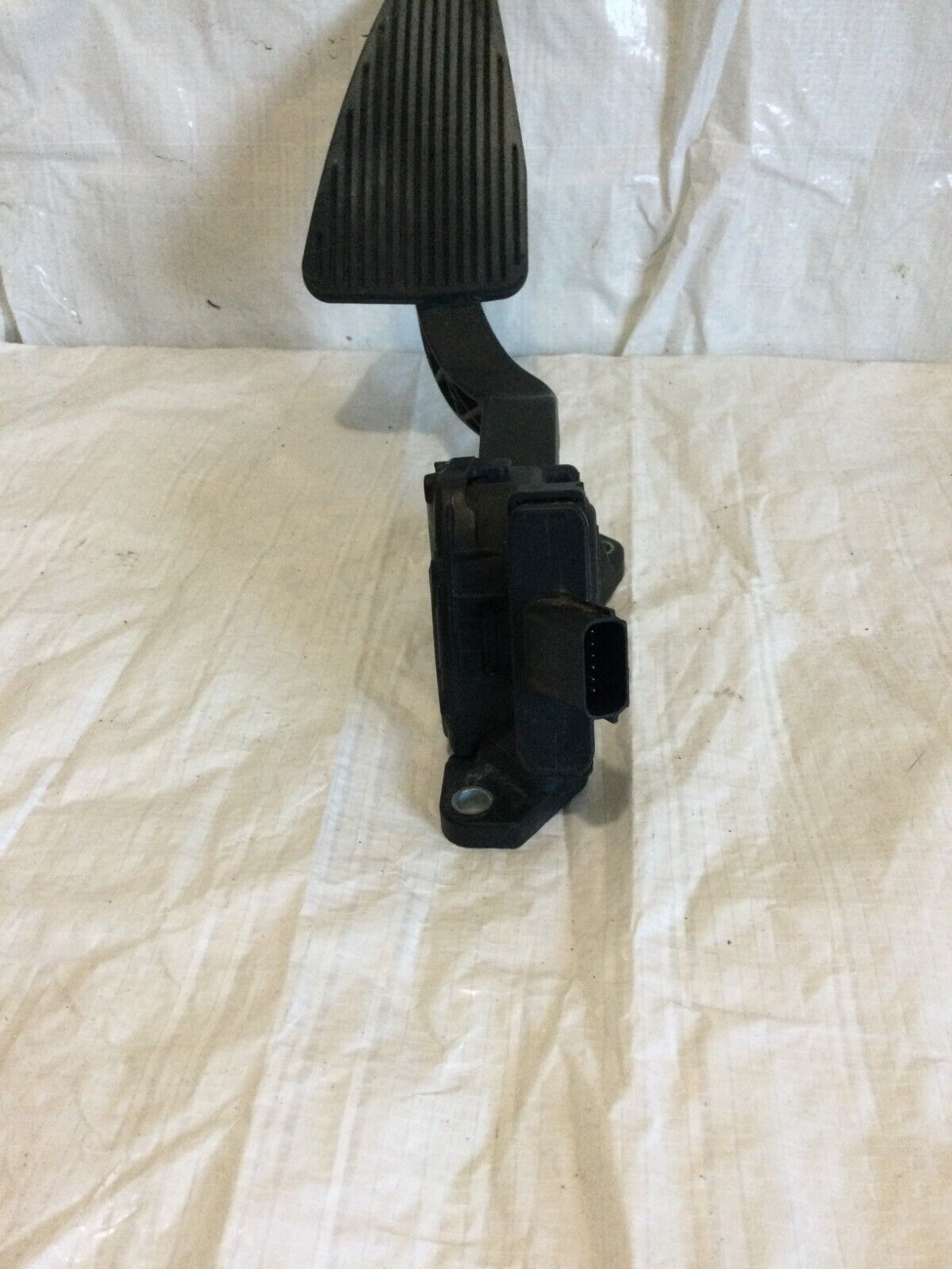 2018 Dodge Ram 1500 Gas Throttle Pedal Position Sensor 68043161AA OEM