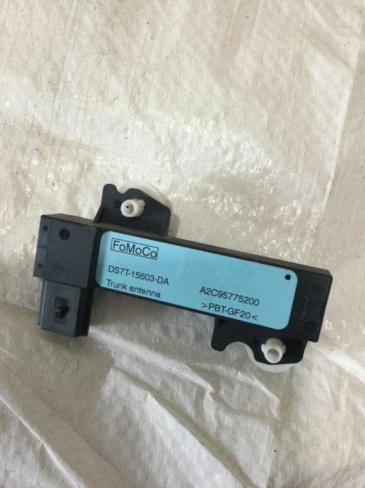 2015-2020 Ford F-150 F150 Rear Tailgate Keyless Entry Antenna Module OEM