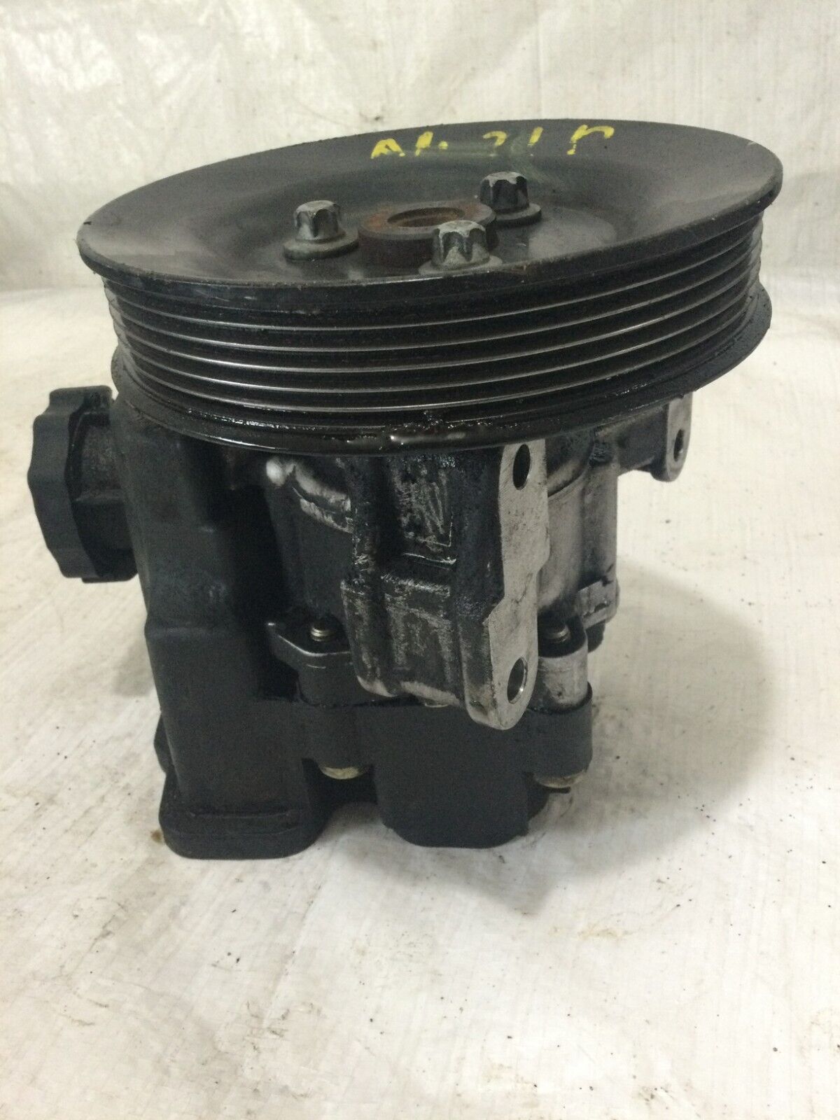 2006 Dodge  Sprinter  2500 Power  Steering Pump  2.7L OEM