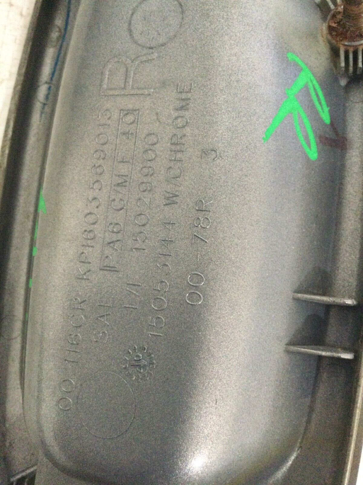 2002-2006 Cadillac Escalade EXT Exterior Door Handle Rear Right 15053144 OEM