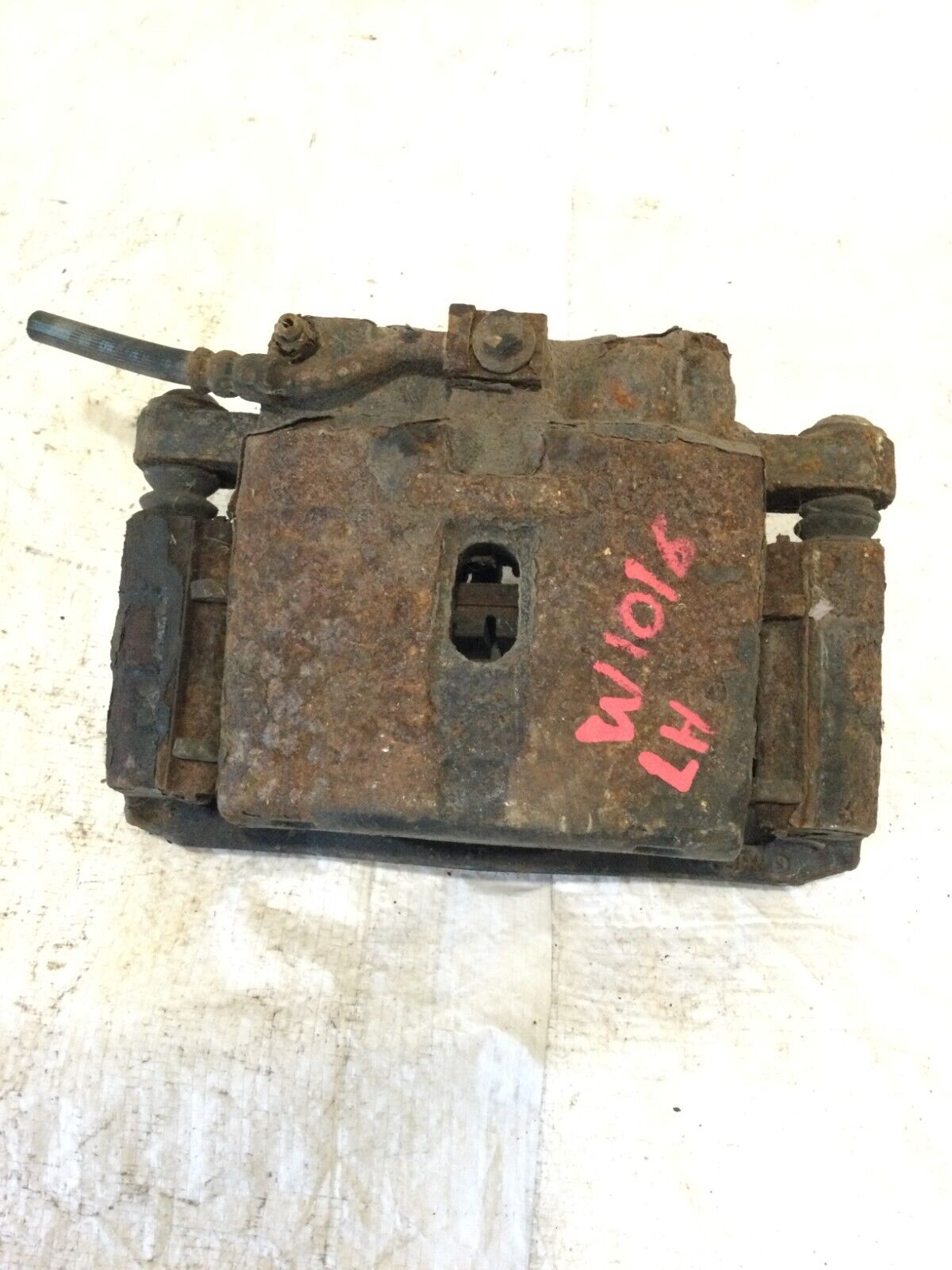 2005 Chevrolet  Silverado 1500 Rear  Left Brake  Caliper 18025700 OEM