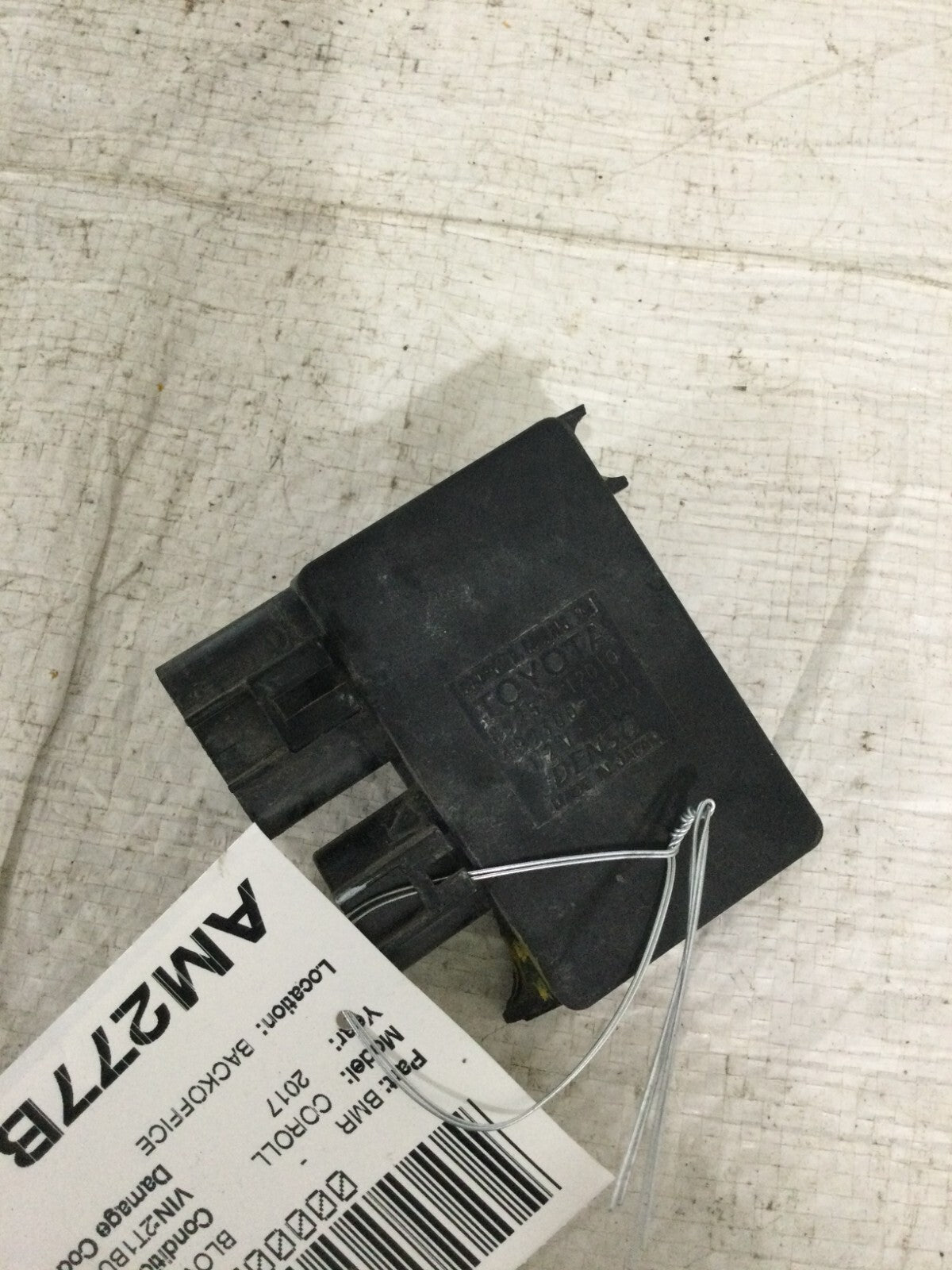 2017 Toyota Corolla Cooling Fan Control Module OEM 89257-12010 MARKED DAMAGE