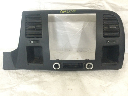 2007 - 2011 GMC Sierra 2500HD Center Dash Radio Bezel  Vents 25783265 OEM