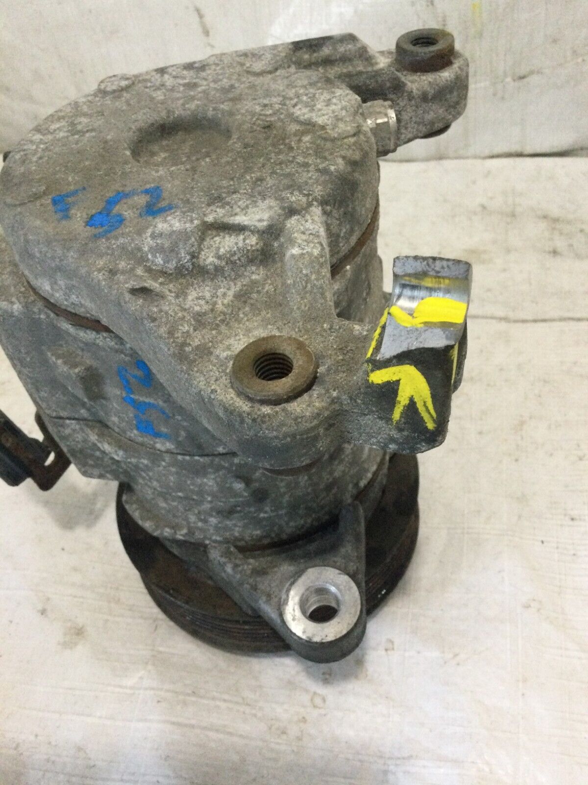 2003-2004 Dodge Ram 1500 Air Conditioning A/c Ac Compressor OEM ( DAMAGED TAB )