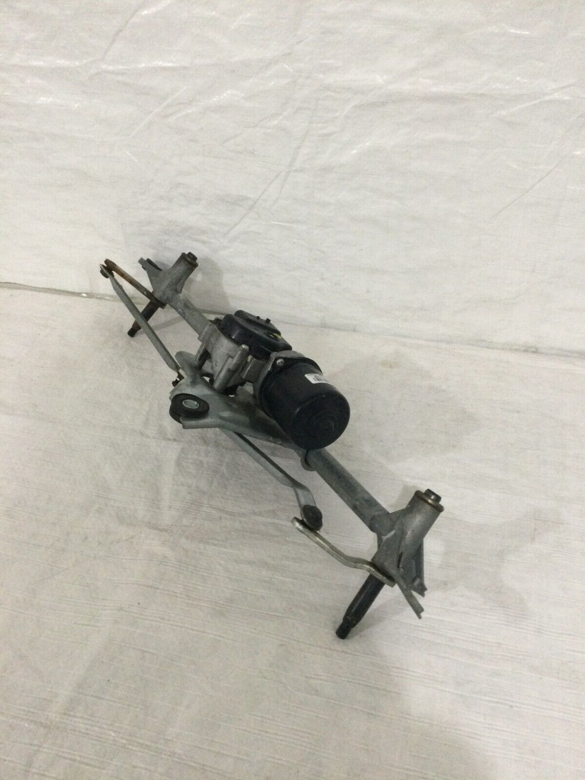 2019 Ford Taurus Front Windshield Wiper Motor W/ Linkage OEM DG1317500AB