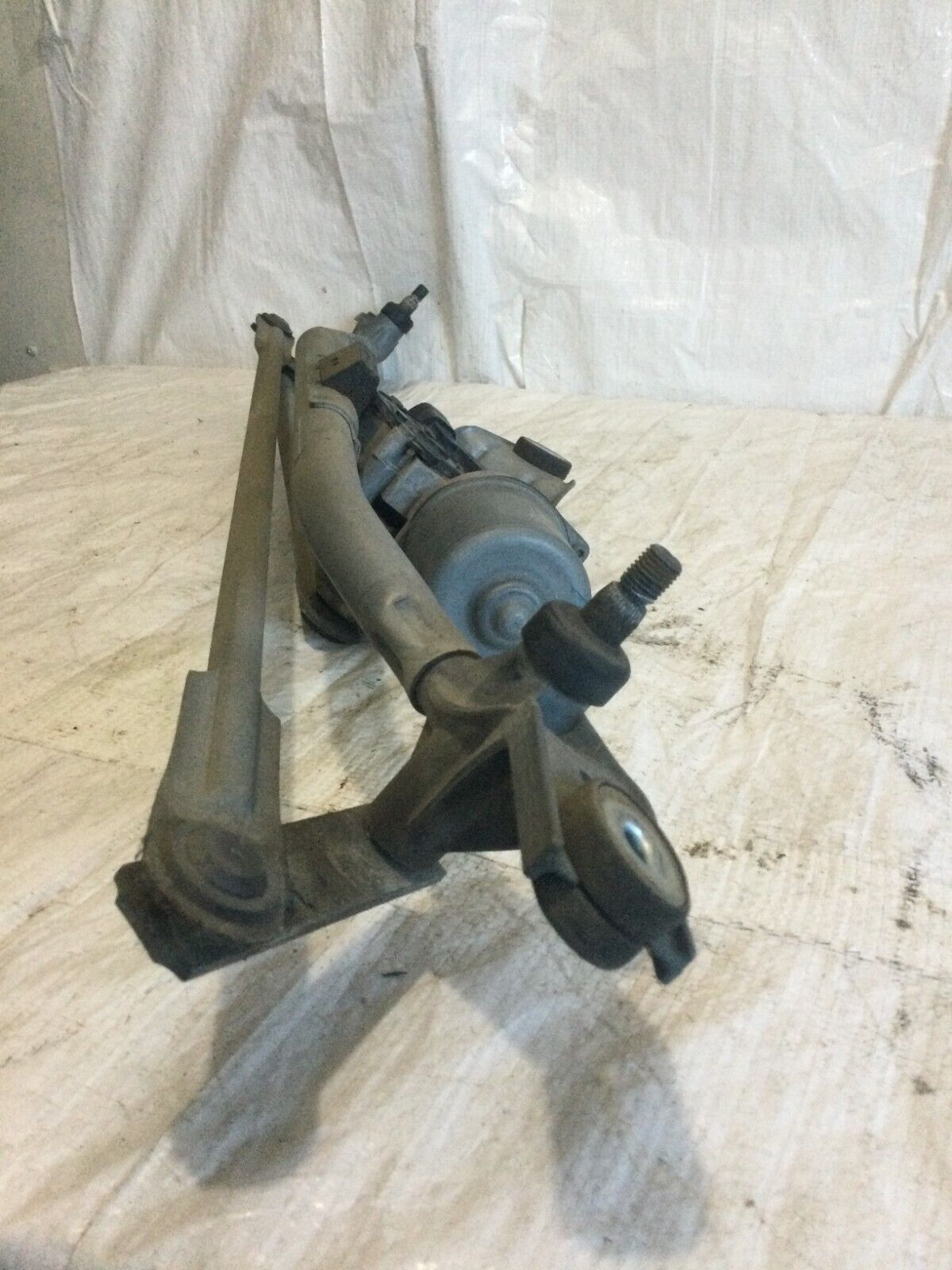 2007-2008 Cadillac Escalade ESV Front Windshield Wiper Motor W/ Linkage OEM