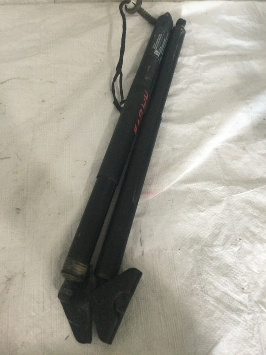 2019 Chevrolet Blazer Trunk Power Shocks Left and Right 84398351 OEM