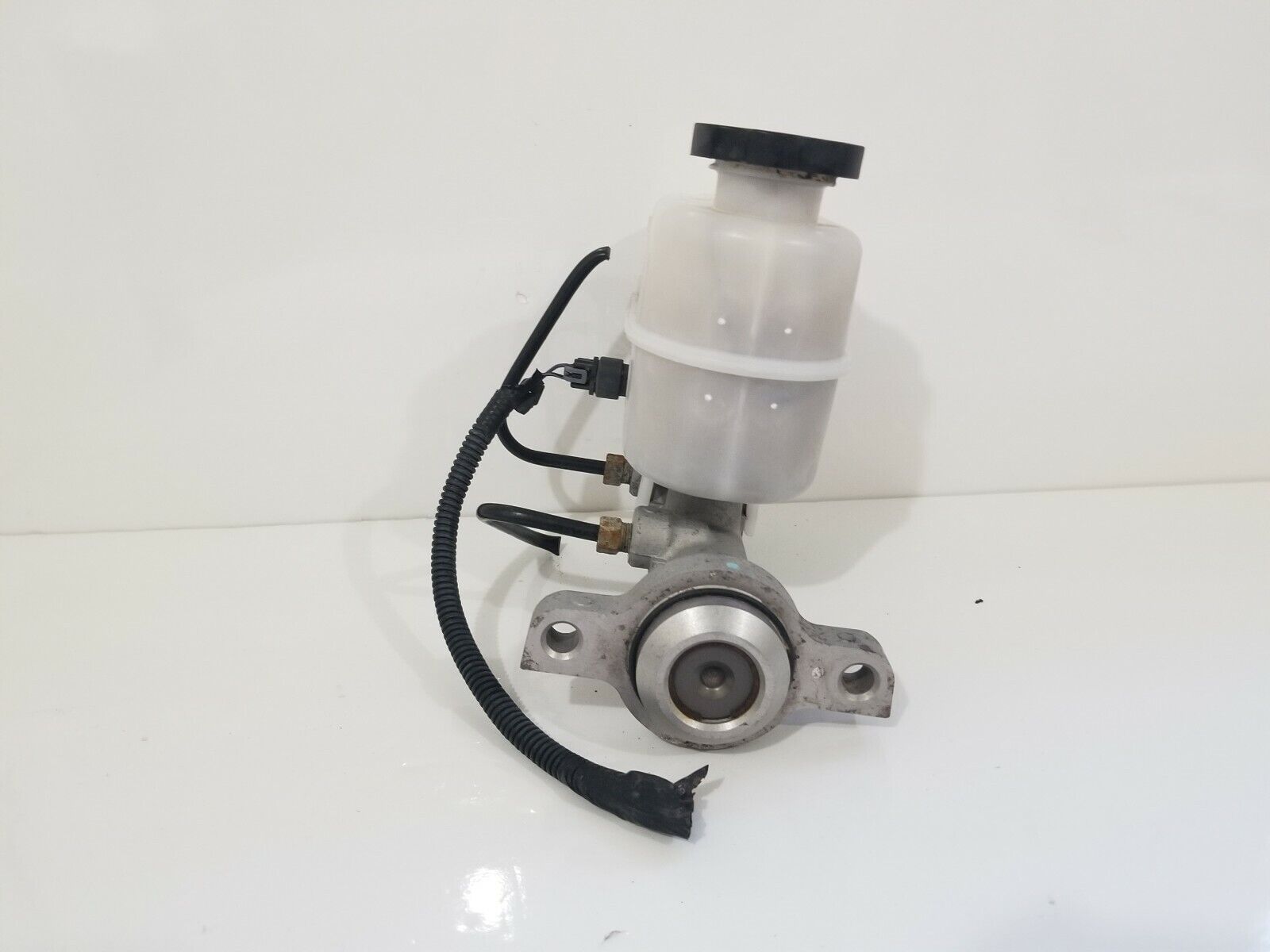 2007 GMC Sierra 1500 2500 3500 Classic Style Master Power Brake Cylinder OEM 