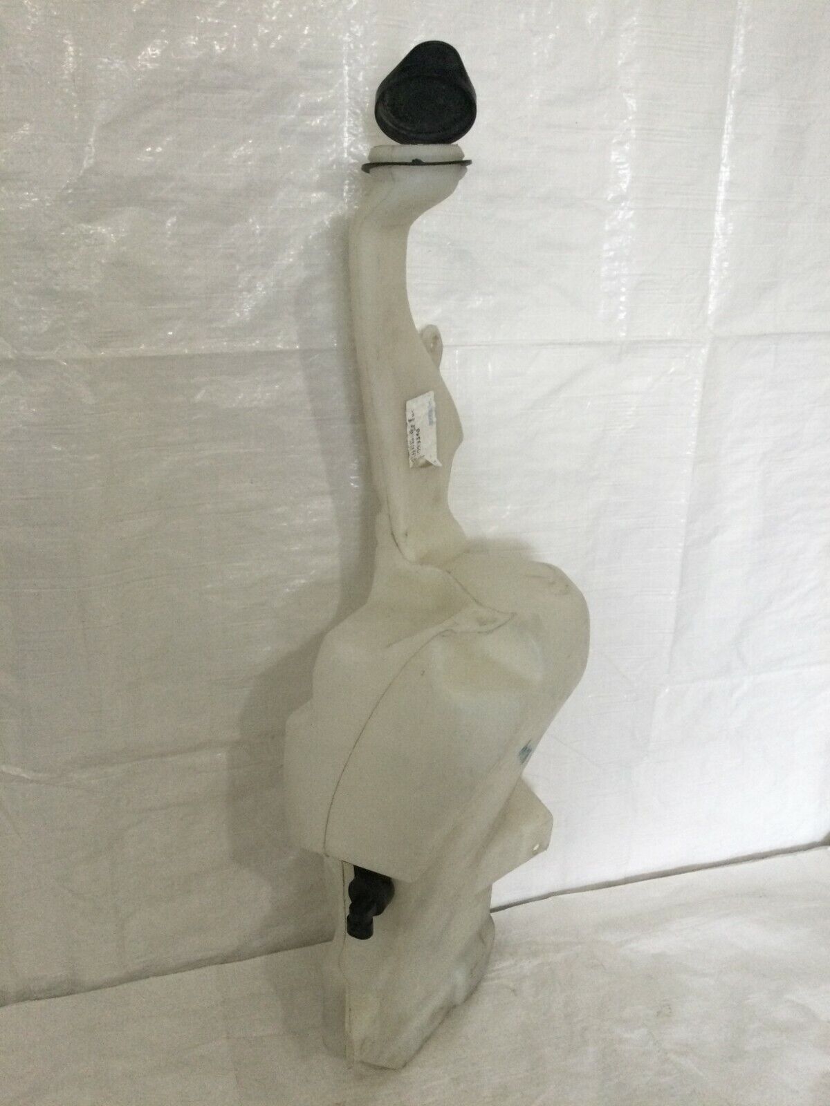 2007 GMC Yukon Windshield Washer Fluid Reservoir Bottle OEM 6.0L