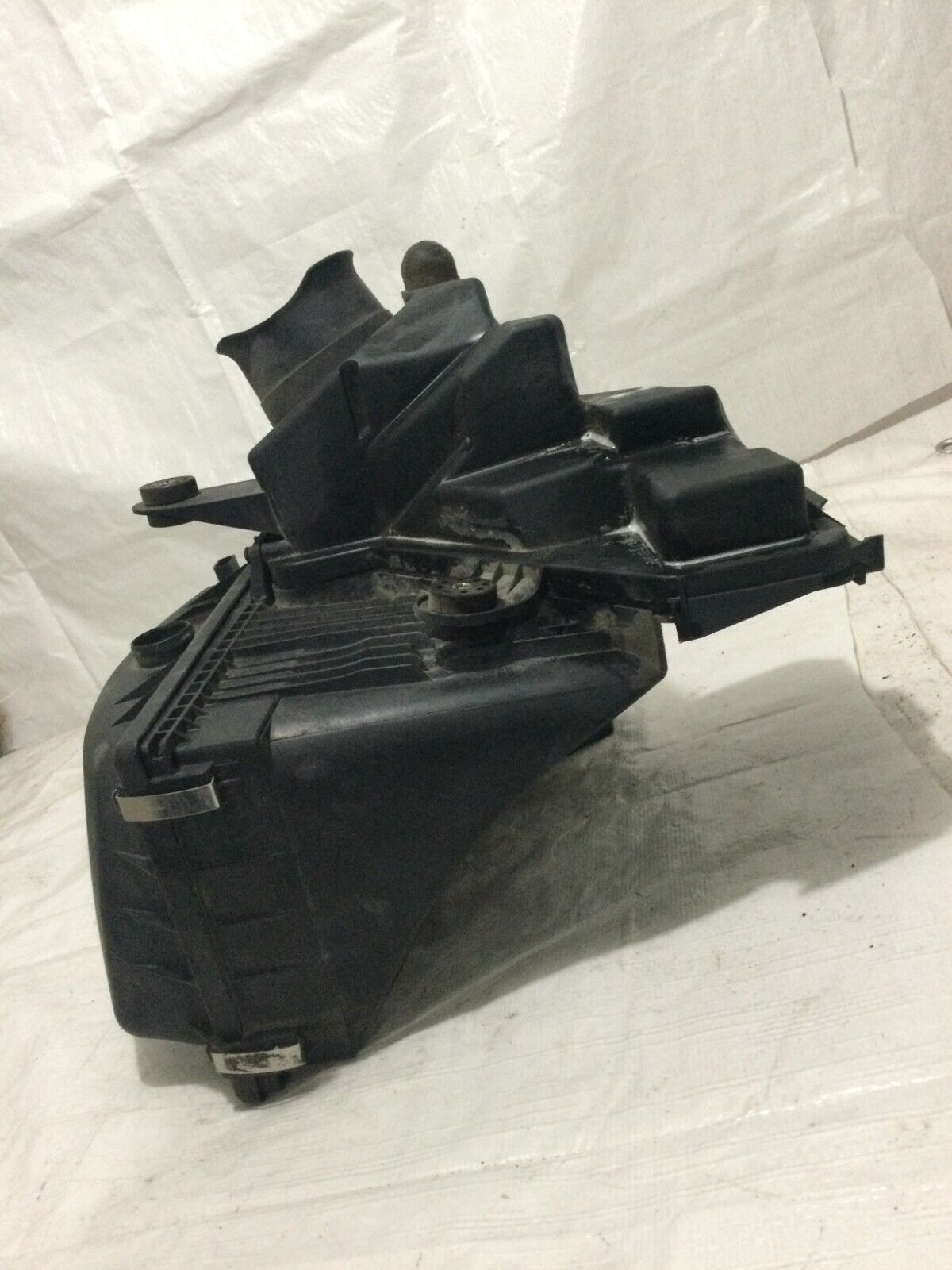 2004 BMW 7-Series  Air Box  Cleaner  OEM