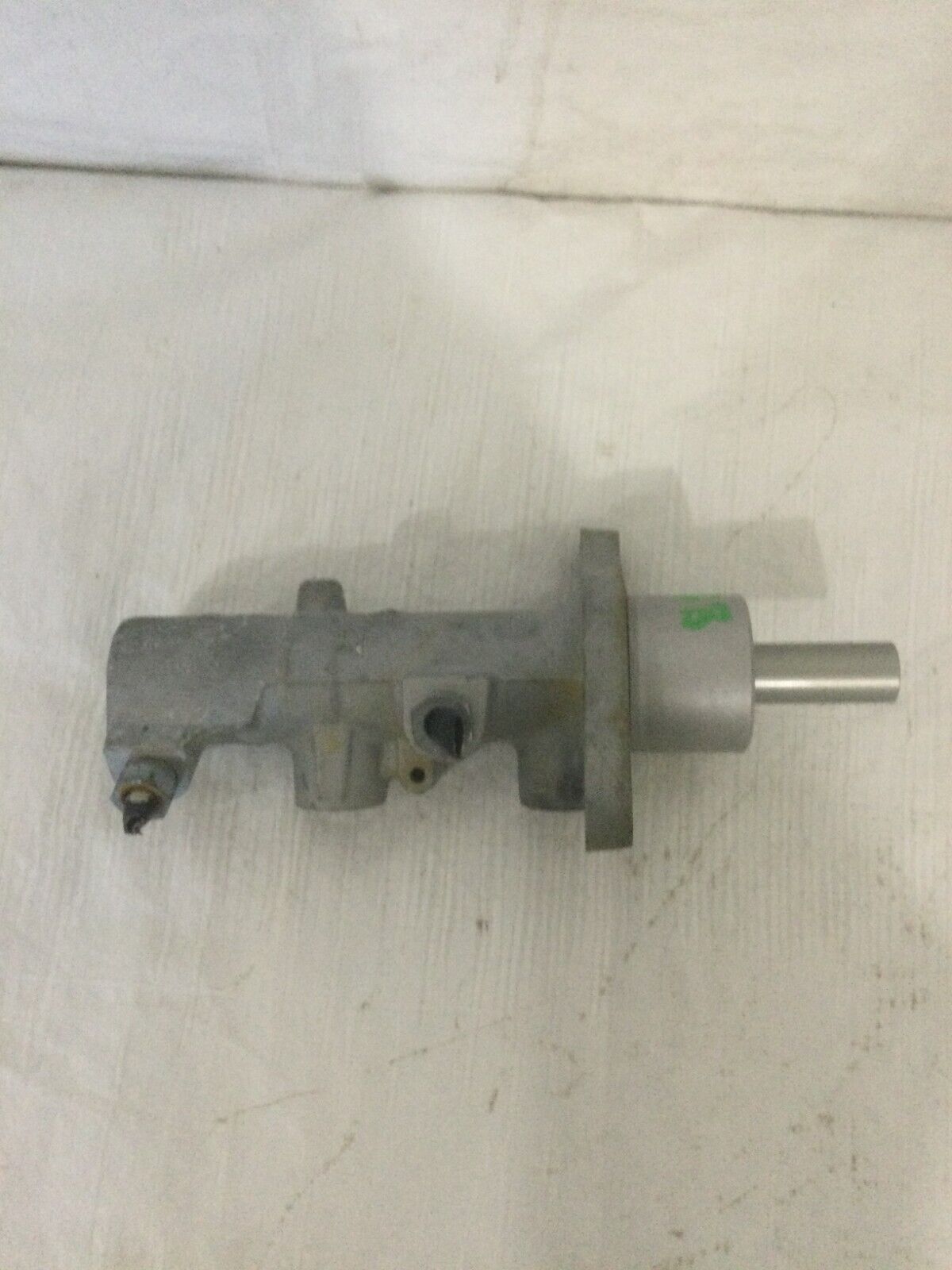 2019 Ford Taurus Master Brake Cylinder W/O Tank OEM
