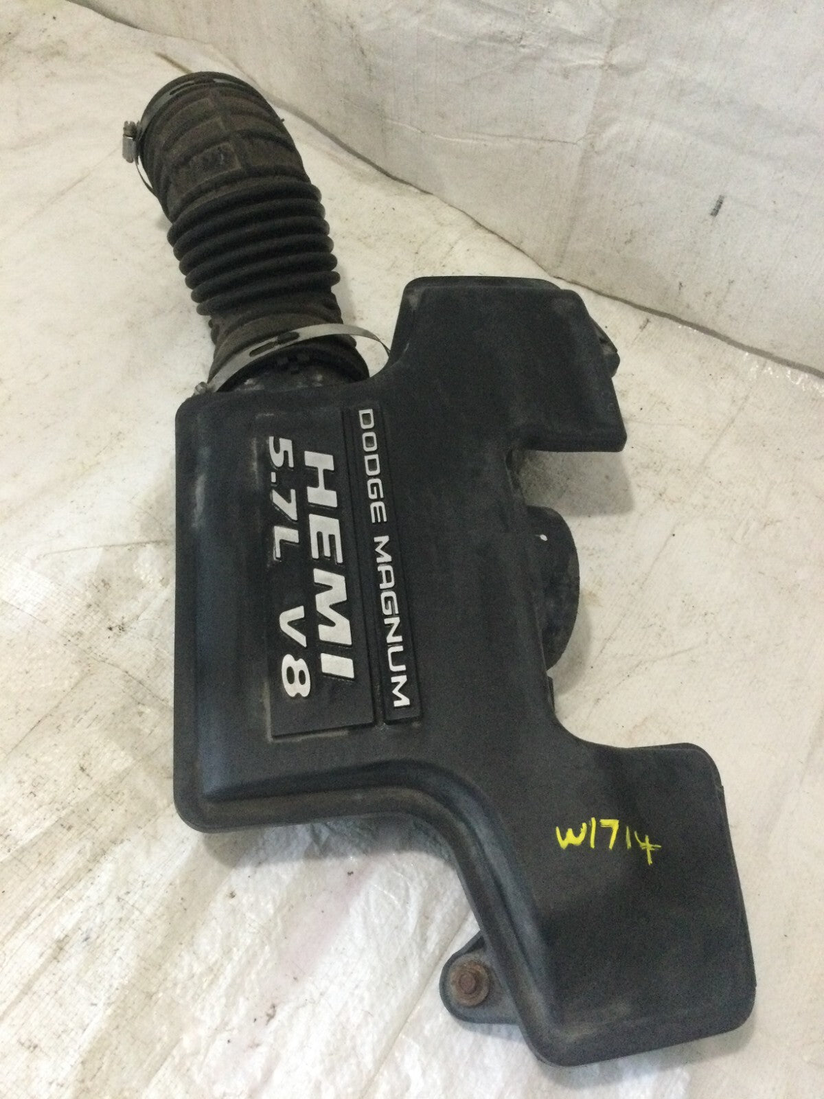 2003 Dodge Ram 1500 5.7L Throttle Body Air Intake/Resonator 53032463AB OEM