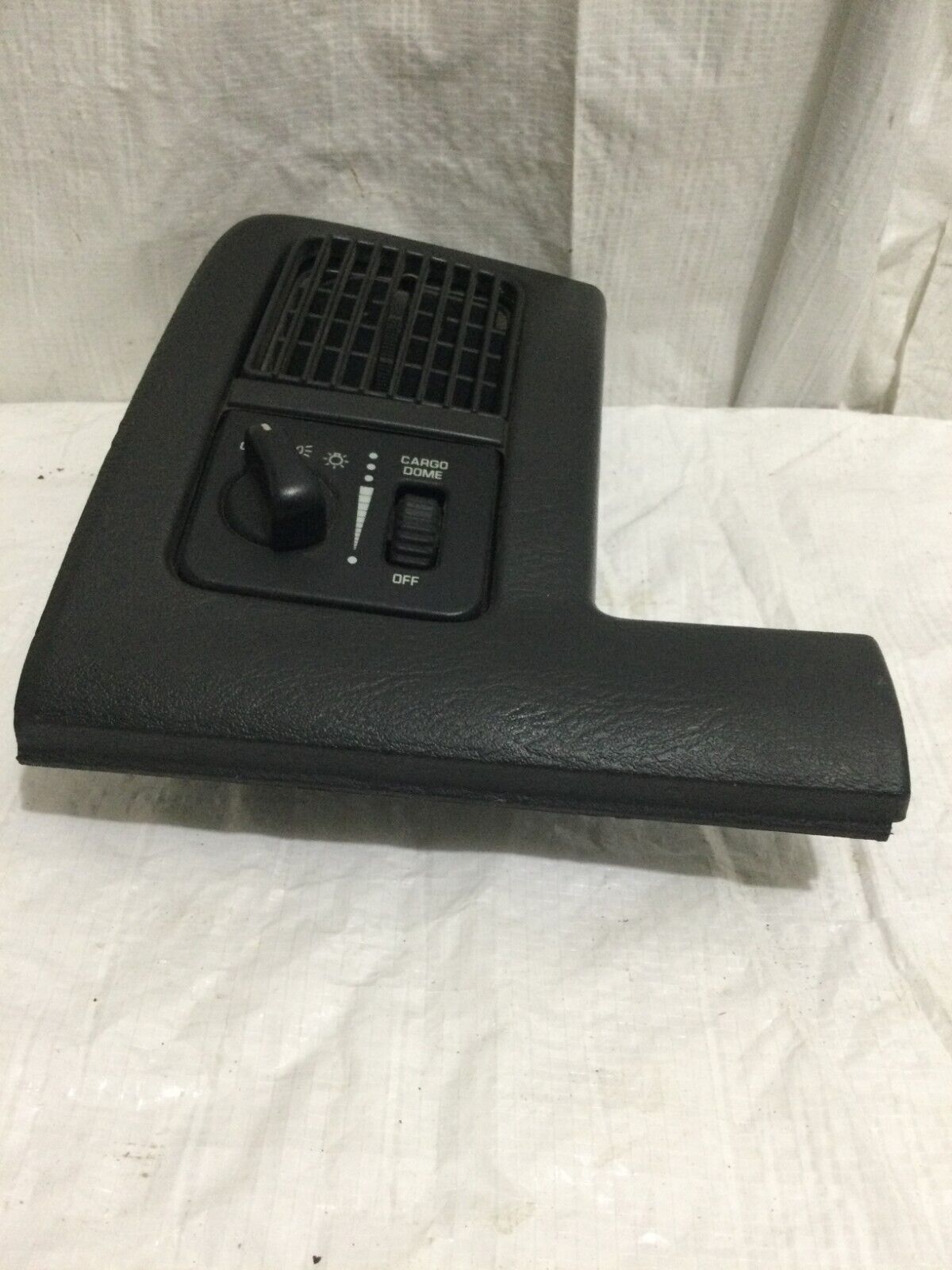 2005 Dodge Ram 1500 Head Light Dome Light Switch Bezel W/ Vent 5GY91TRMAA OEM