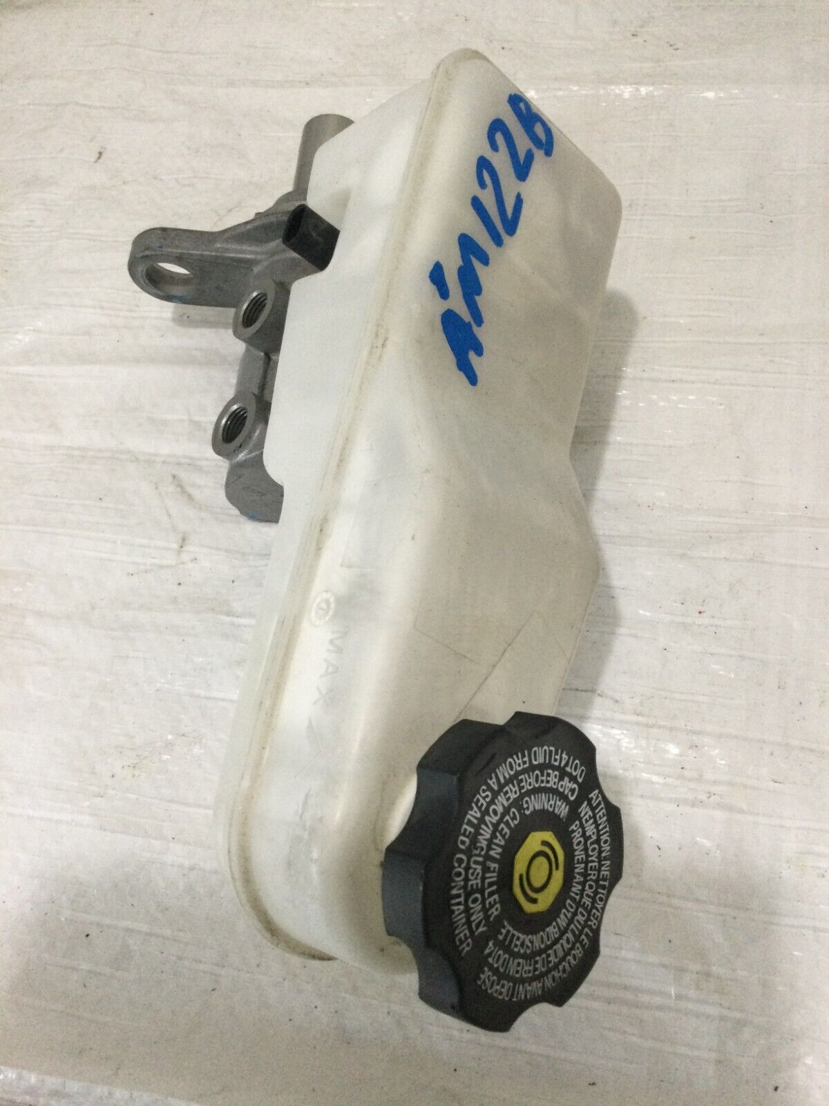 2018-2020 Buick Regal Master Brake Cylinder W/ Reservoir OEM