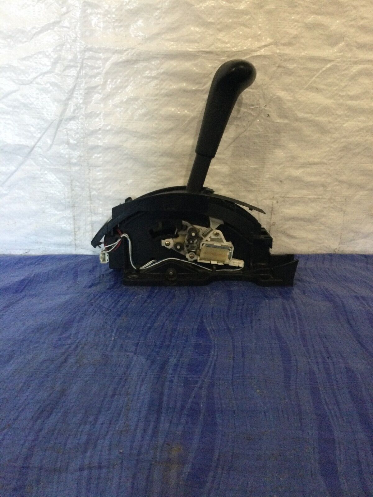 2002 Nissan Frontier  Floor Shifter Assembly OEM