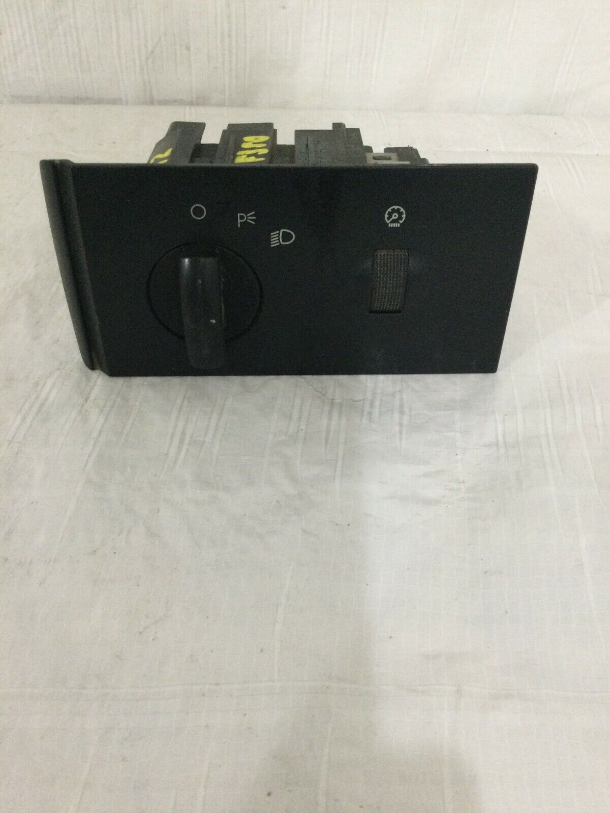 2005 Ford F350SD Headlight Switch OEM
