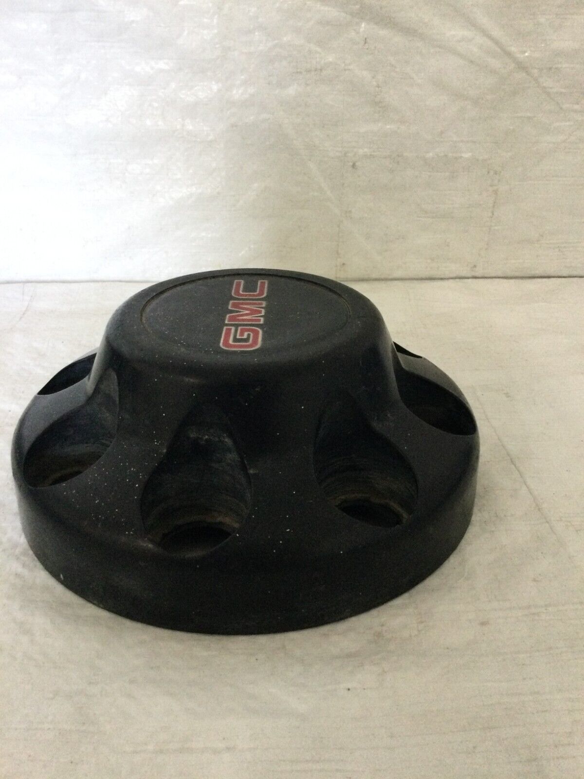 2005 GMC Sierra 1500 Black 8 Lug Center Cap OEM