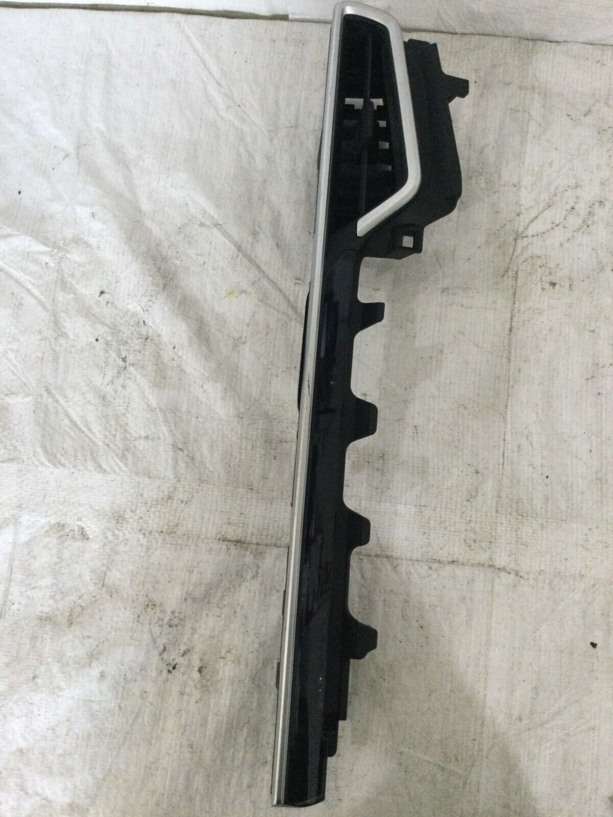 2019-2022 Toyota Corolla Right Side Passenger Dash Air Vent 55011-02260 OEM