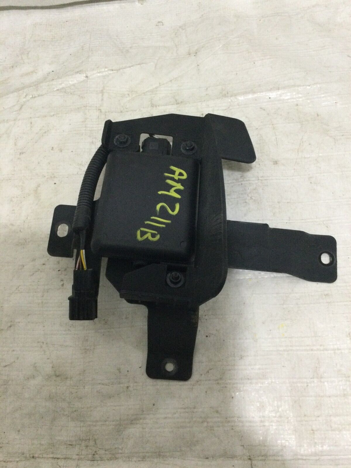 2017-2018 Hyundai Elantra Right RH Side Blind Spot Lane Sensor 95821 F2200 OEM