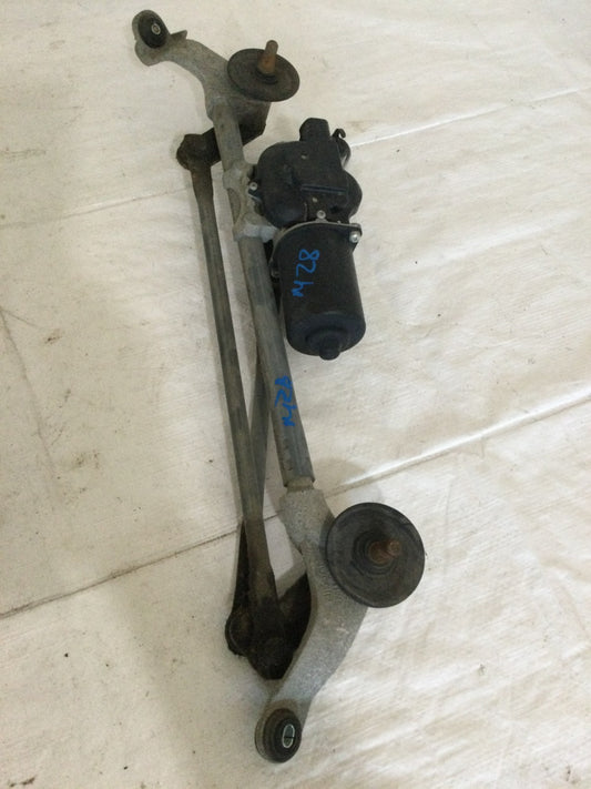 2012 Infiniti G37 Front Windshield Wiper Motor W/ Linkage OEM