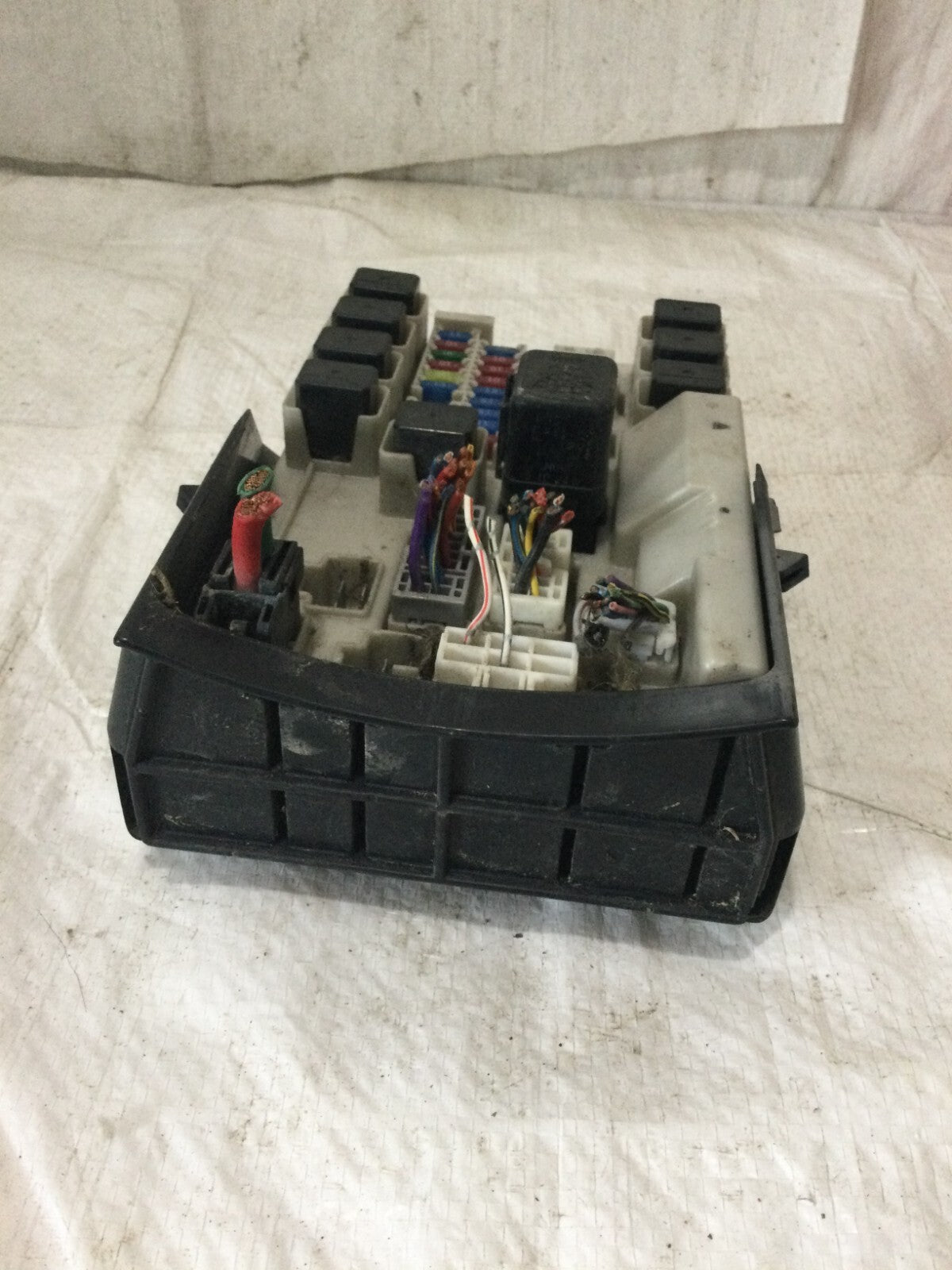 2006-2010 Infiniti M45 Engine Fuse Box OEM