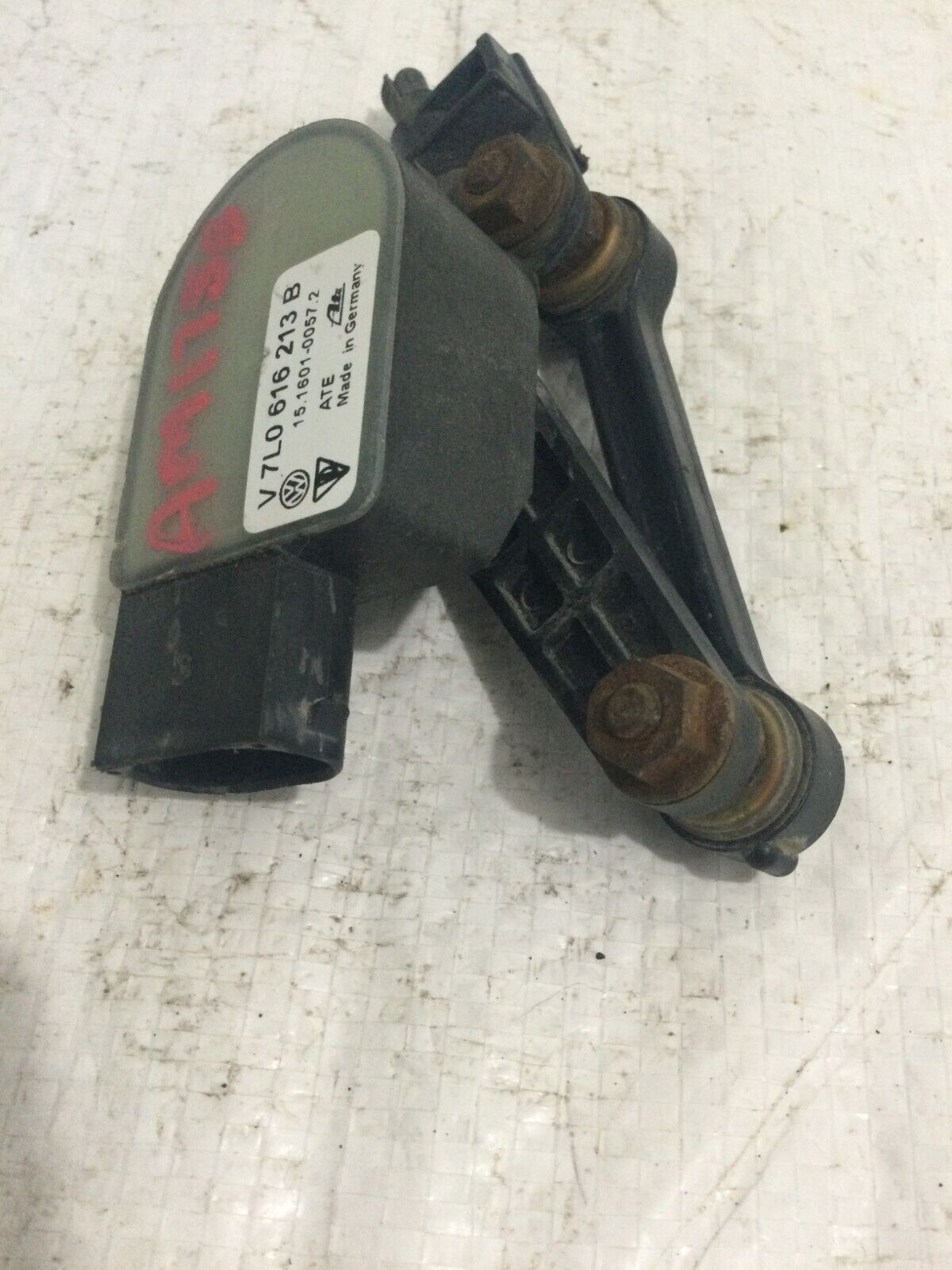 2007 Volkswagen Touareg Front Right Headlight Suspension Leveling Sensor OEM
