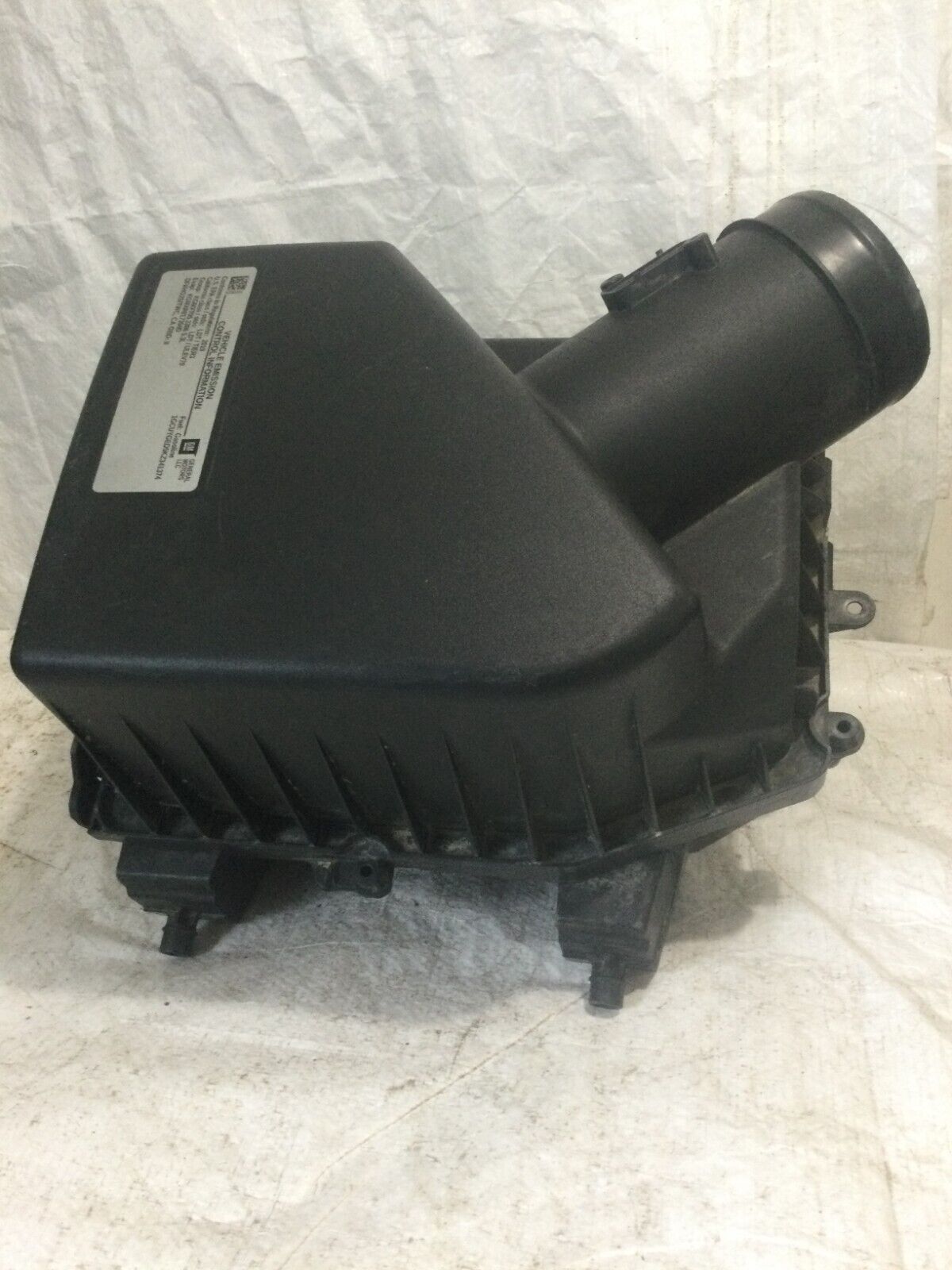 2019-2021 Chevy Silverado 1500 5.3L Air Cleaner Filter Housing OEM 84412395