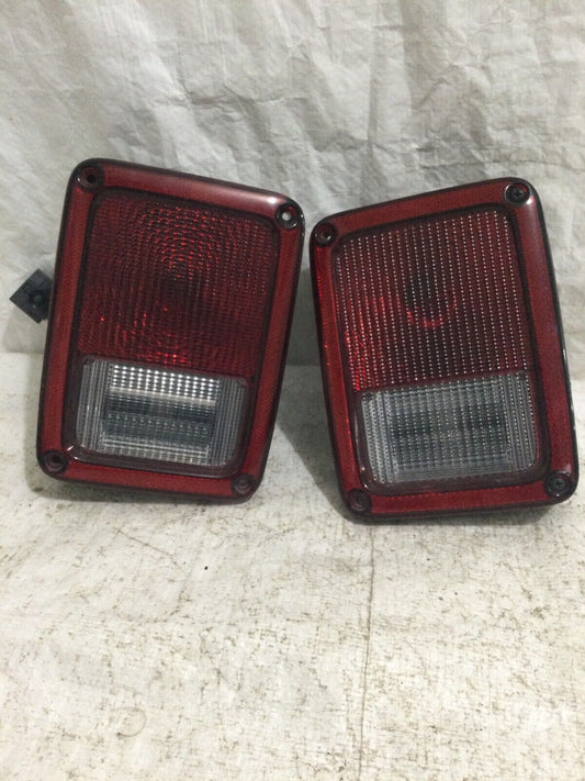 2018 Jeep Wrangler Rear Right & Left Tail Light Taillight Lamp LH RH OEM