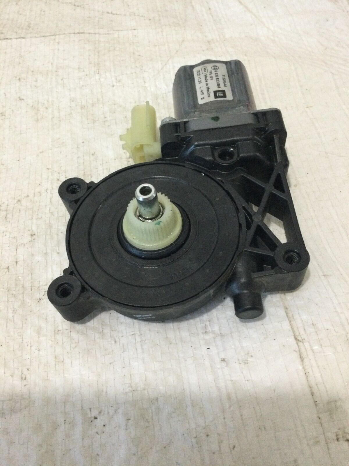 2021 GMC Sierra 3500HD Rear Back Slider Glass Motor OEM 513293AA