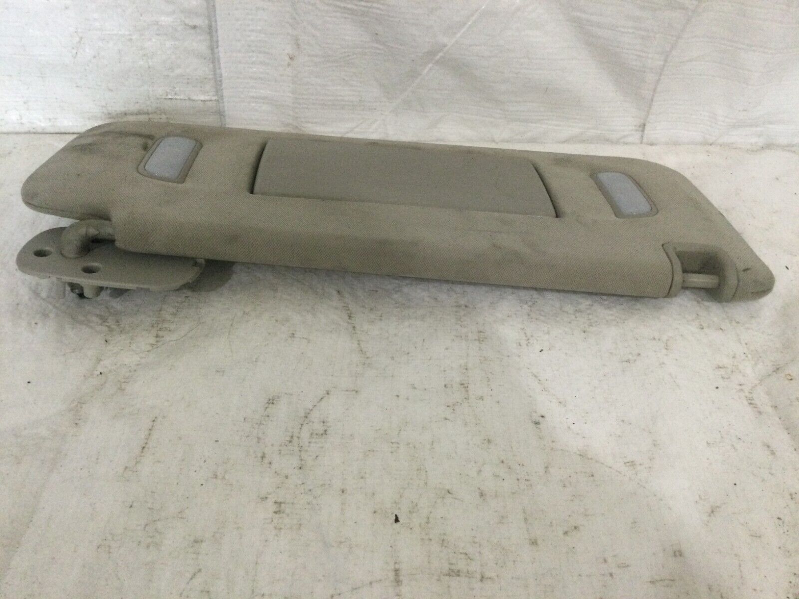2007 GMC Yukon Illuminated Sun Visor Right Passenger Side OEM RH