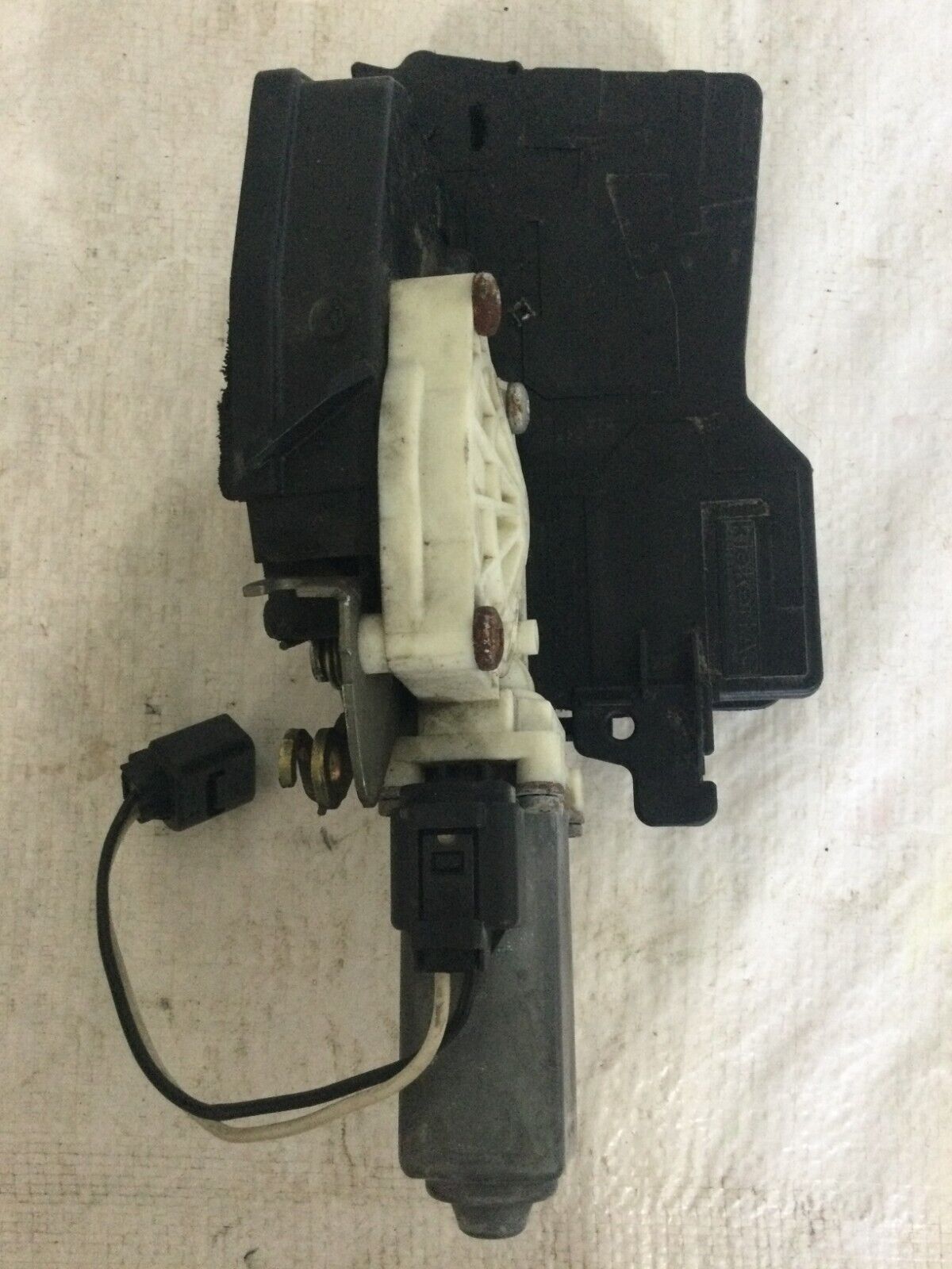 2006 BMW 750LI Trunk Door Lid Lock Latch Actuator Motor OEM