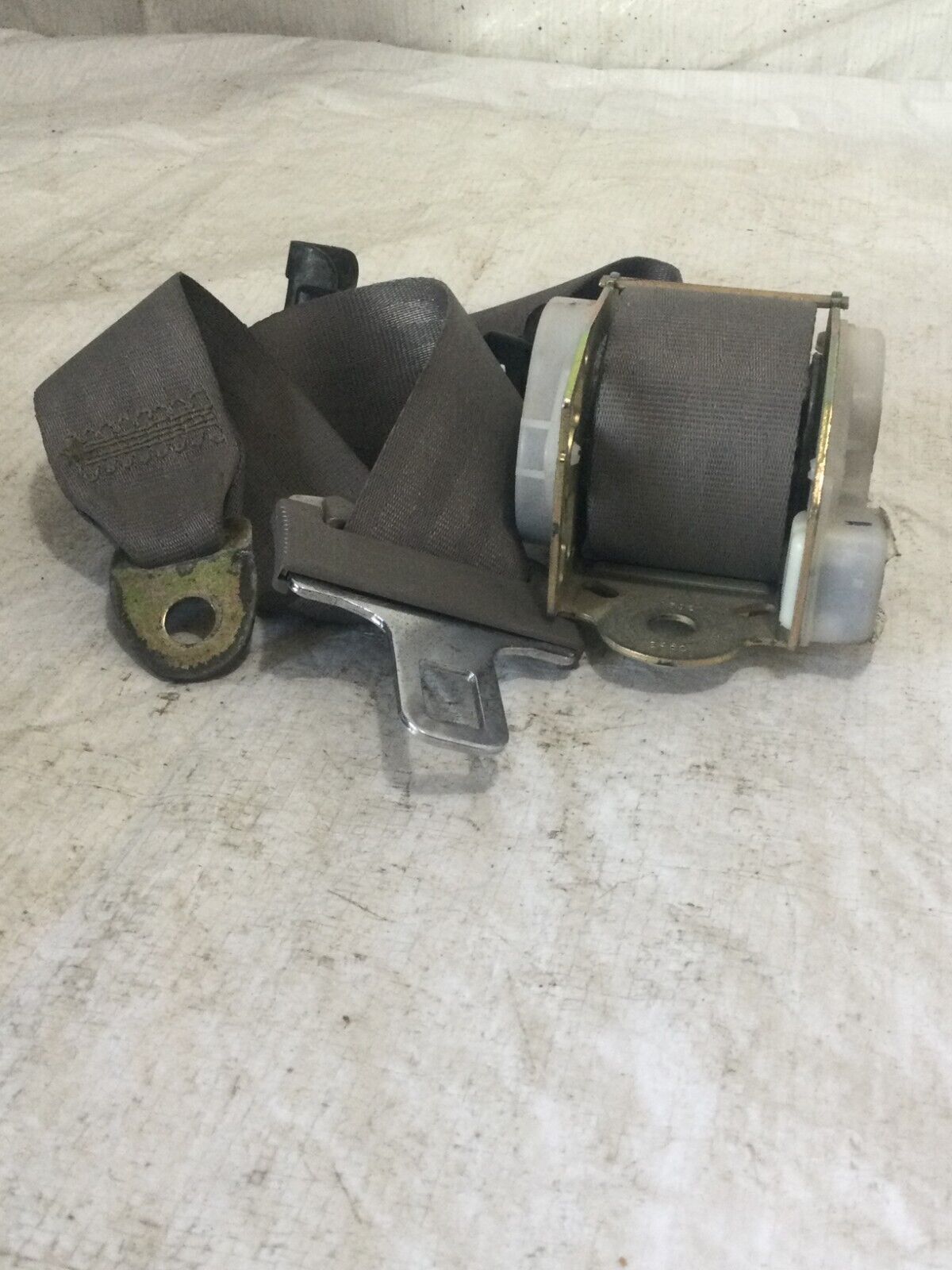 2003 Dodge Ram 2500  Rear Right center Seat Belt  18855  OEM