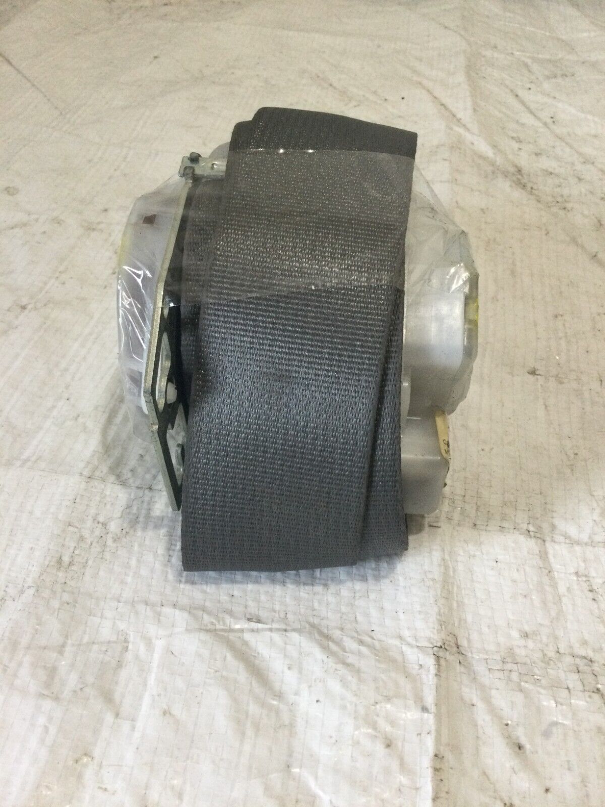 2006 Dodge Ram 1500   Rear Left Driver Front Seat Belt OEM