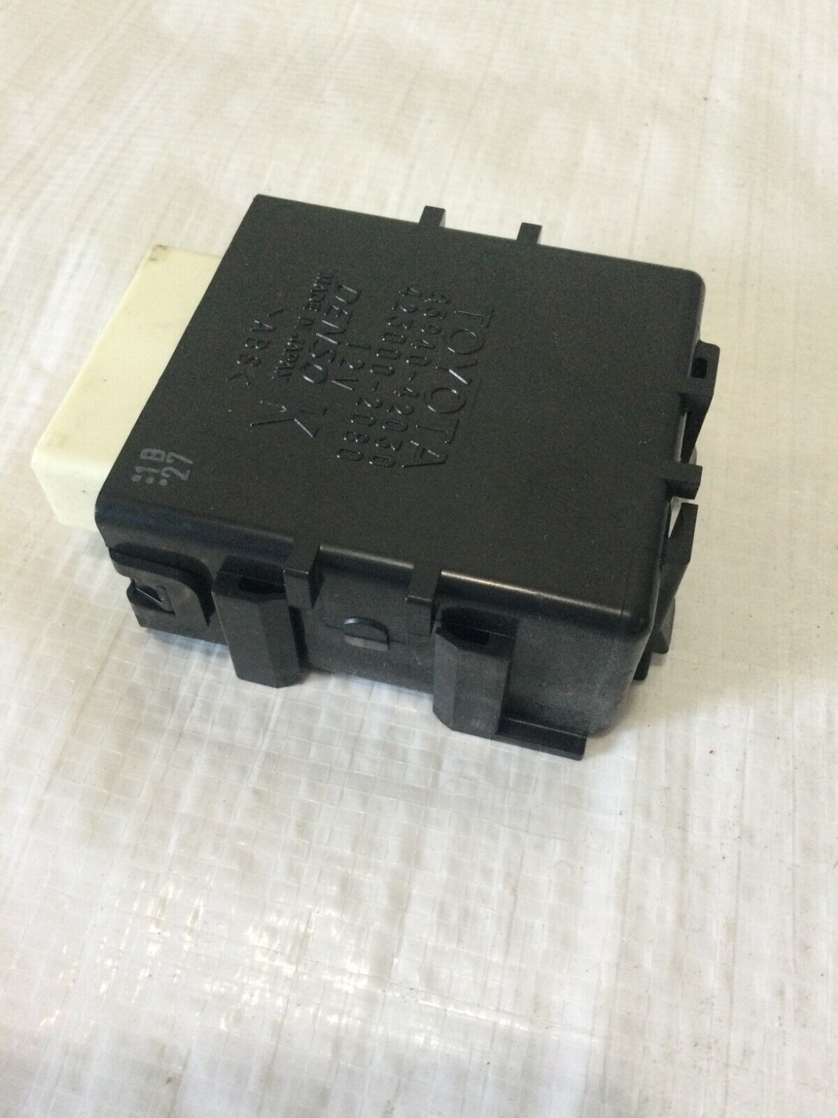 2018 Toyota Rav4 Wiper Relay Control Unit Module 85940-42030 OEM