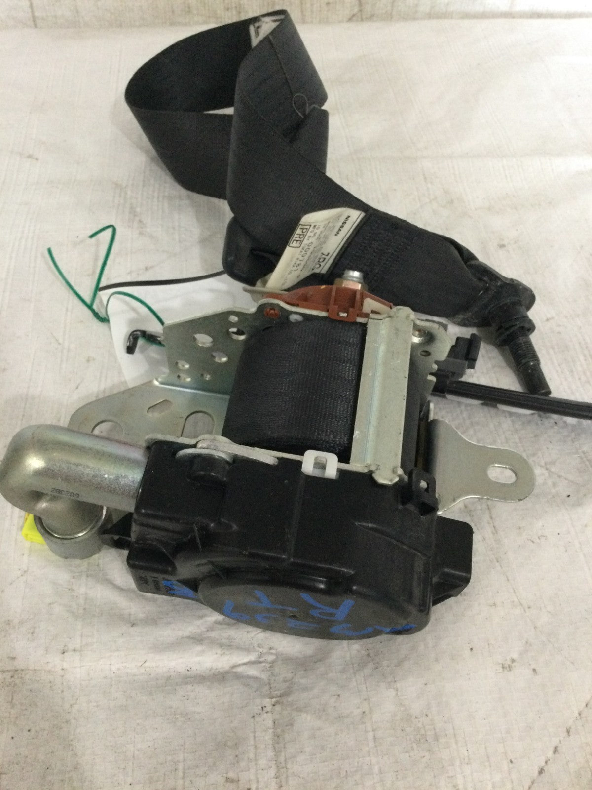 2007 Infiniti G35 Front Right Passenger Seat Belt OEM 7Q3590-P