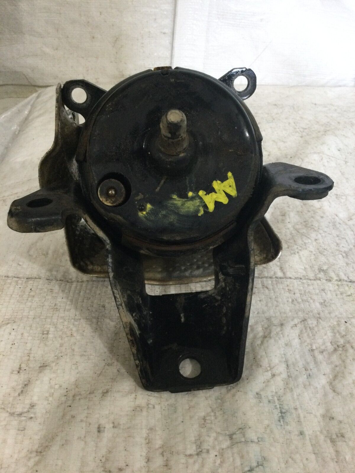 2018 Chevrolet Silverado 1500 Left Engine Frame Mount OEM 84175581
