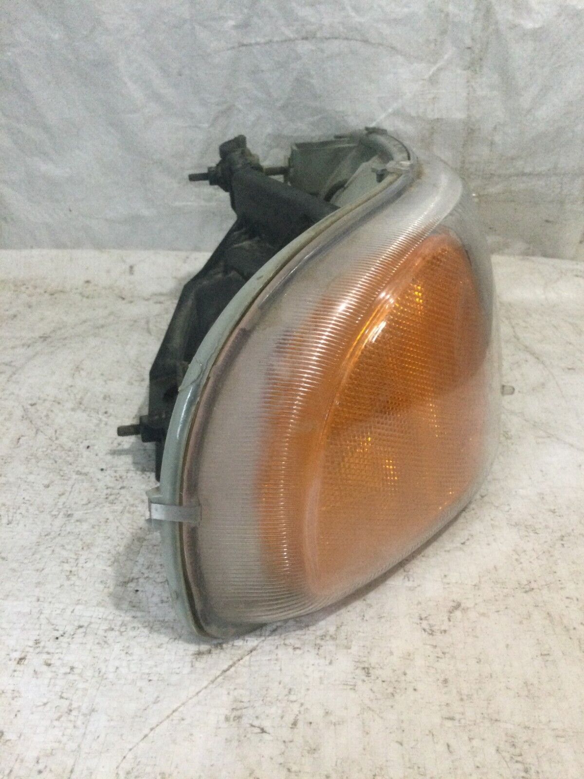 2002 GMC Sierra 1500 Headlight Assembly Right Passenger Side GM 16524544 OEM
