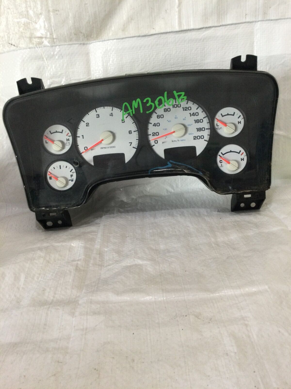 2004 Dodge Ram 1500 Speedometer Instrument Cluster 56051102AE OEM