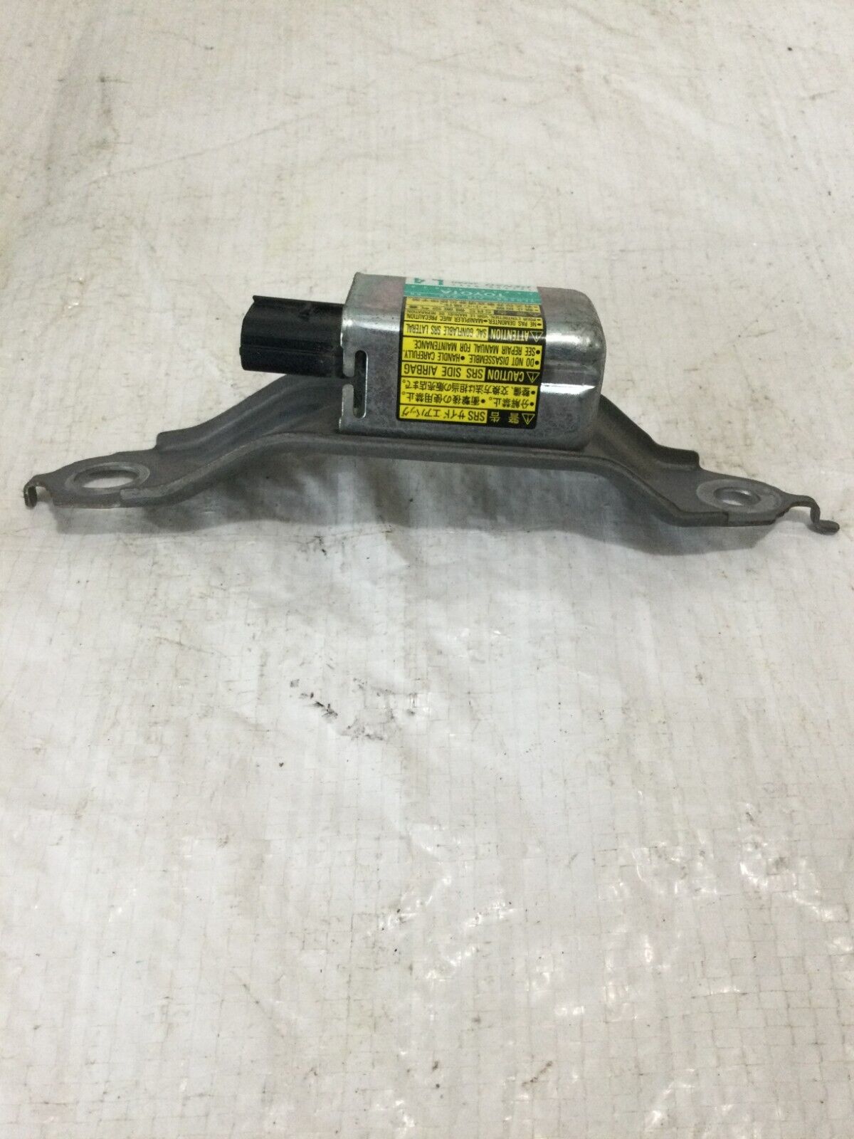 2004-2009 Toyota Prius Rear Left SRS Impact Crash Sensor Unit 89834-47020
