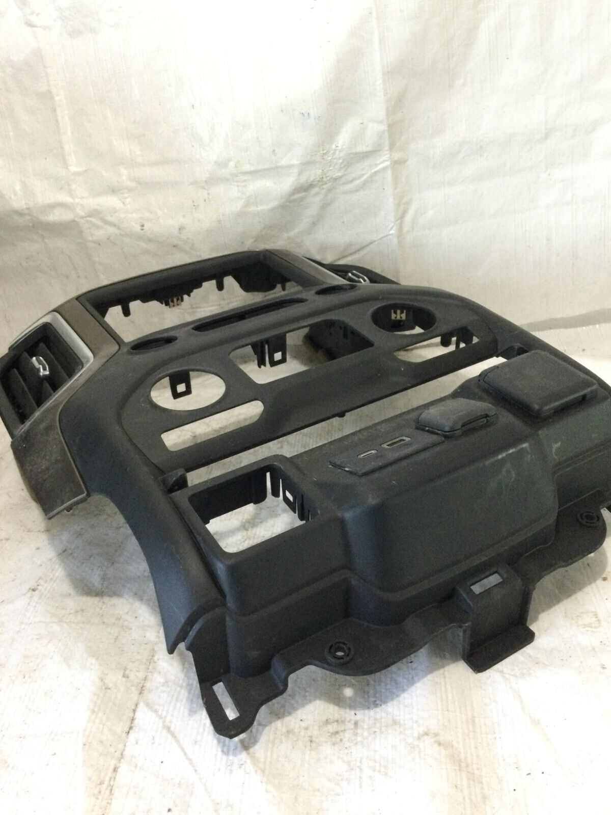 2021 Chevrolet Silverado 1500 Center Dsh Radio Bezel Trim OEM