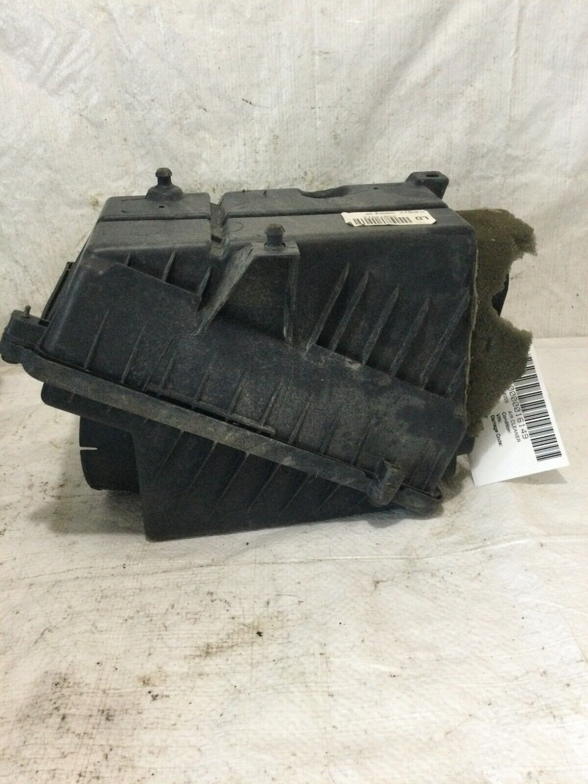 2007 Chevrolet Silverado 1500 Engine Air Cleaner Filter Box  25873812 OEM