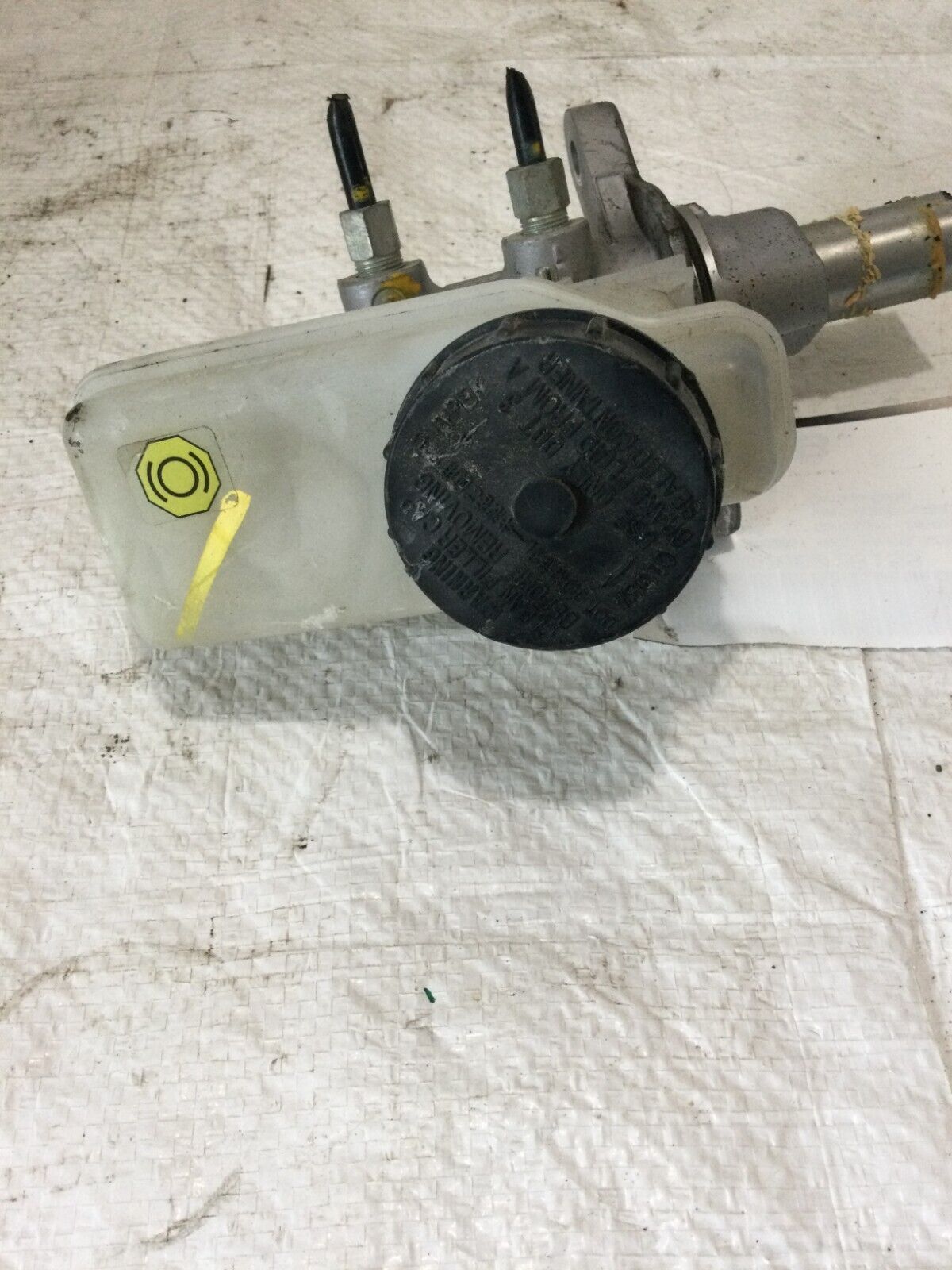 2007 Infiniti G35 Master Brake Cylinder w/ Reservoir  OEM