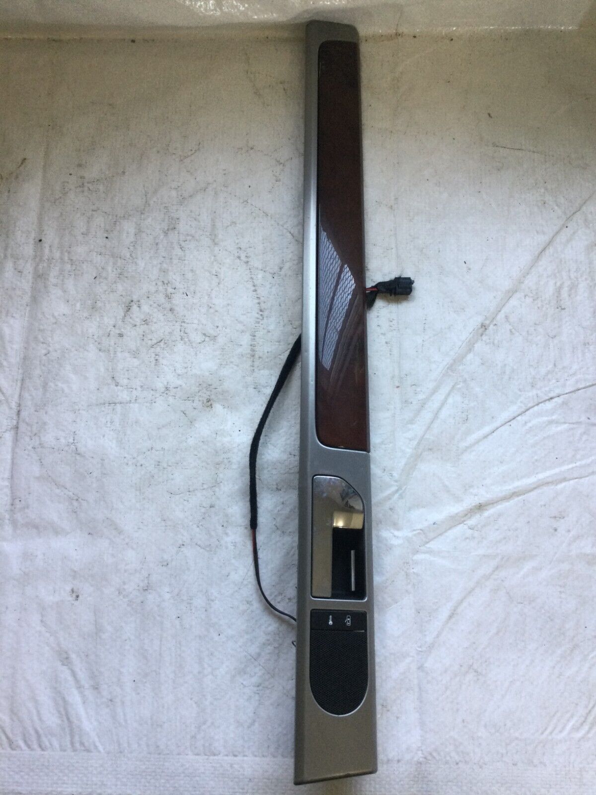 2007 Volkswagen Touareg Rear Left Interior Door Handle Woodgrain Trim OEM