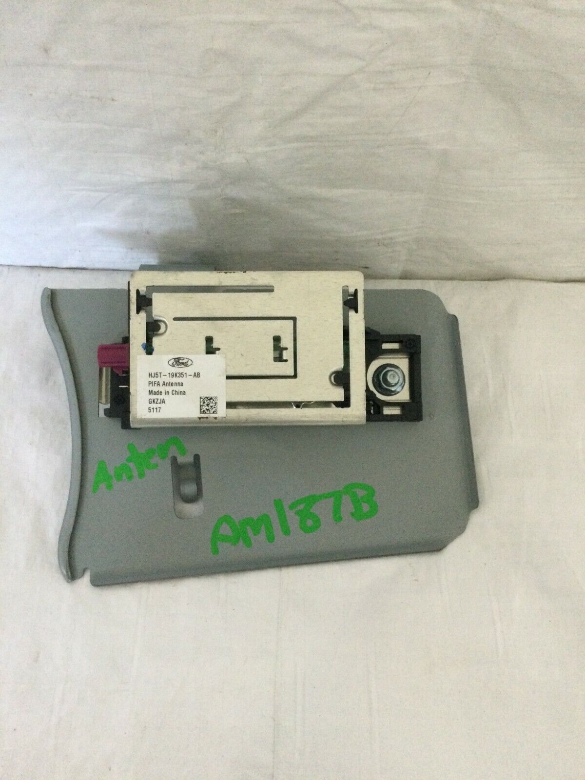 2018 Ford Escape Radio PIFA Antenna Control Module HJ5T-19K351-AB OEM