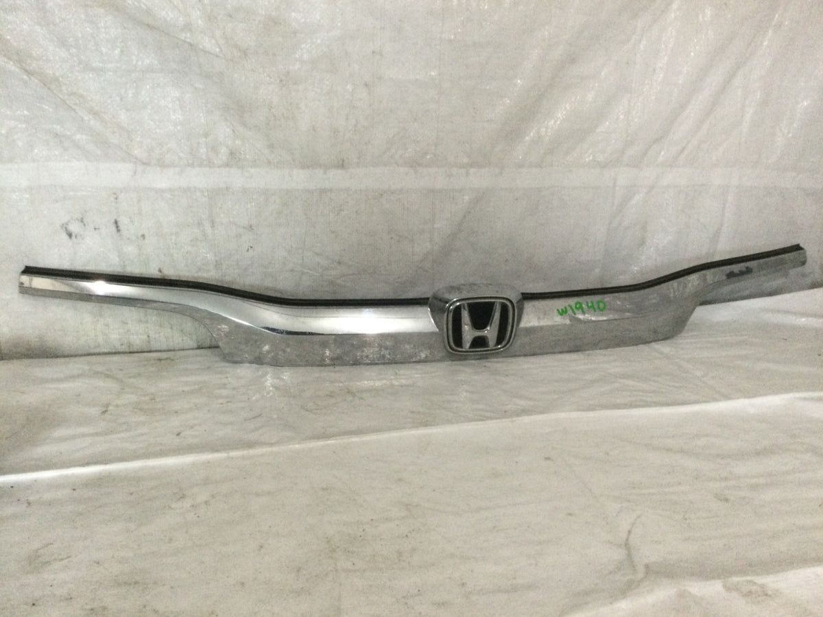 2015-2016 Honda CR-V CRV License Molding OEM 74890-T1W-A410-M1