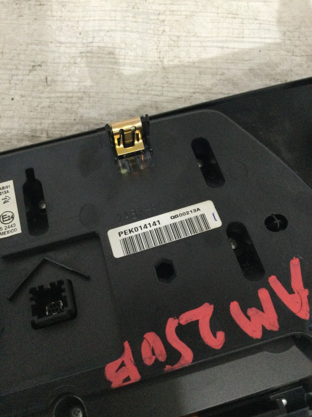 2019-2021 Chevrolet Blazer  Information Display Screen OEM 84563748