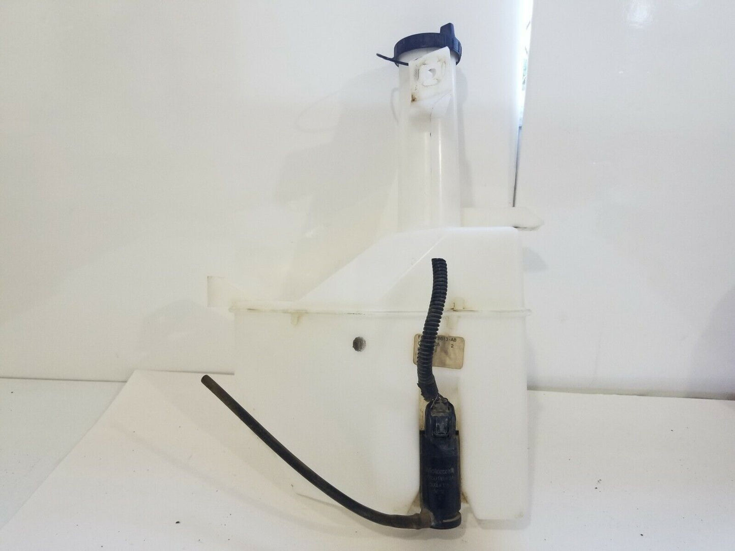 2006 Ford F-350 Super Duty Windshield Washer Fluid Reservoir Tank OEM